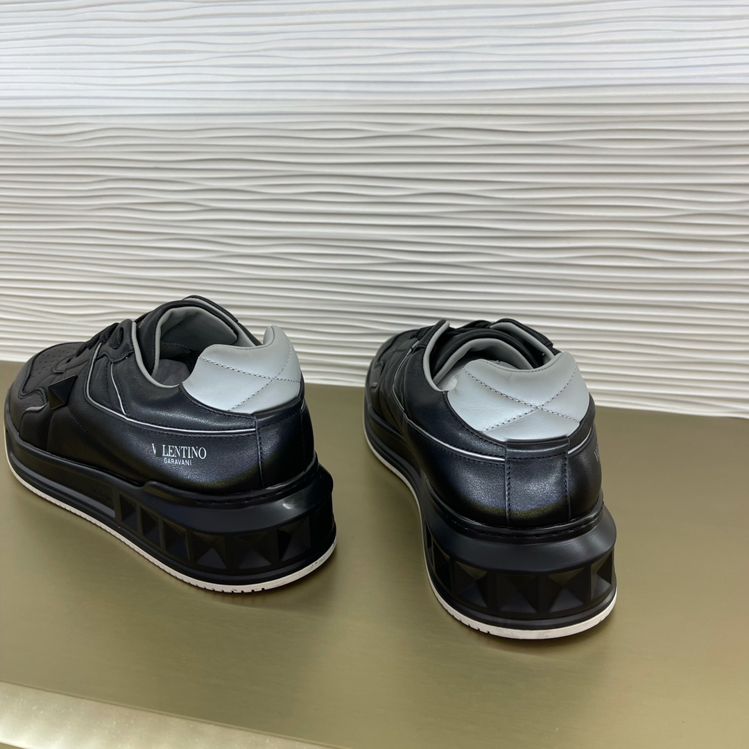 ヴァレンチノONESTUDローカットカーフスキンスニーカーWY2S0E71NWN00A 詳細画像 3