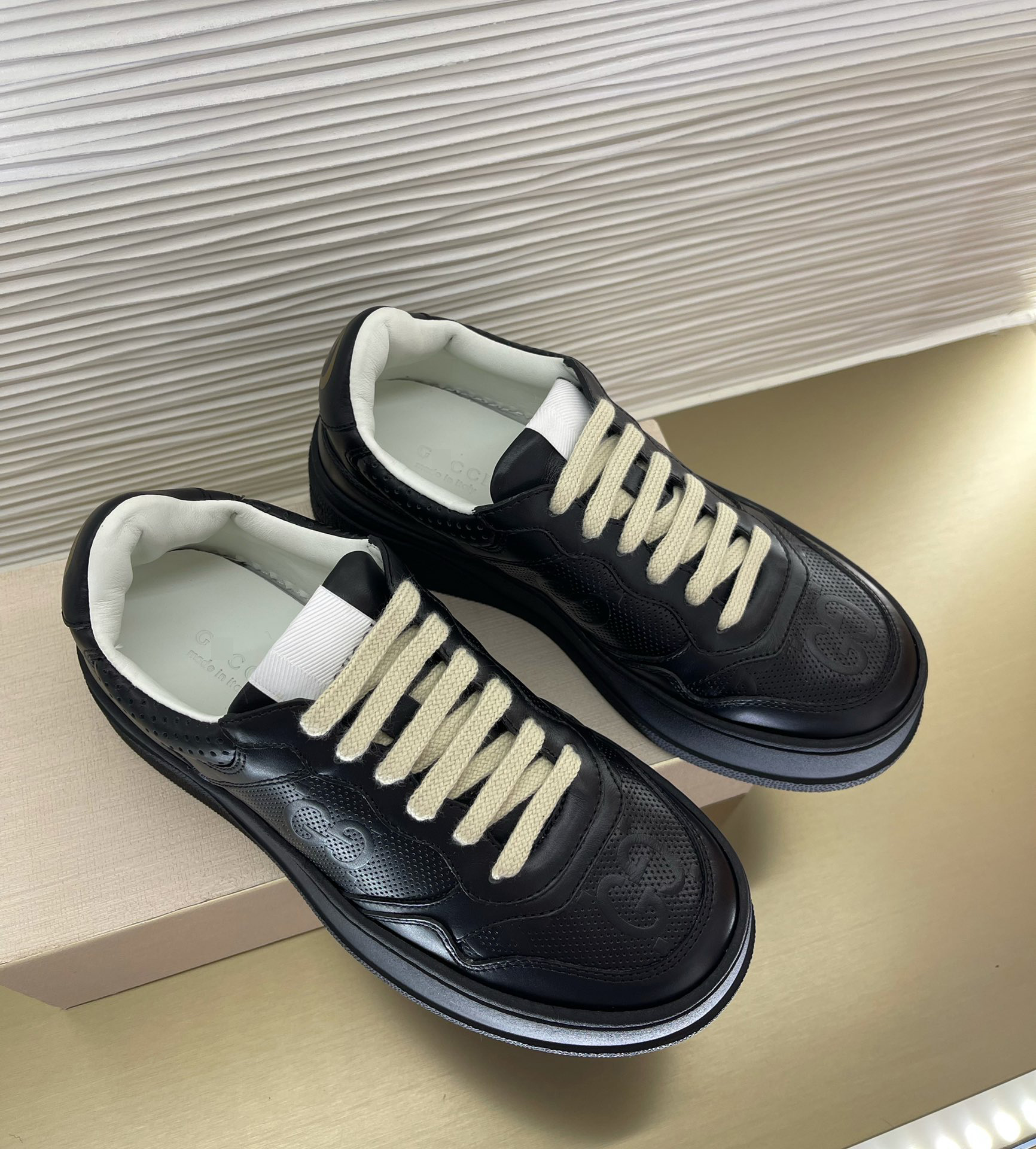 グッチチャンキーBシリーズスニーカー6695821XL10 1000 詳細画像 2