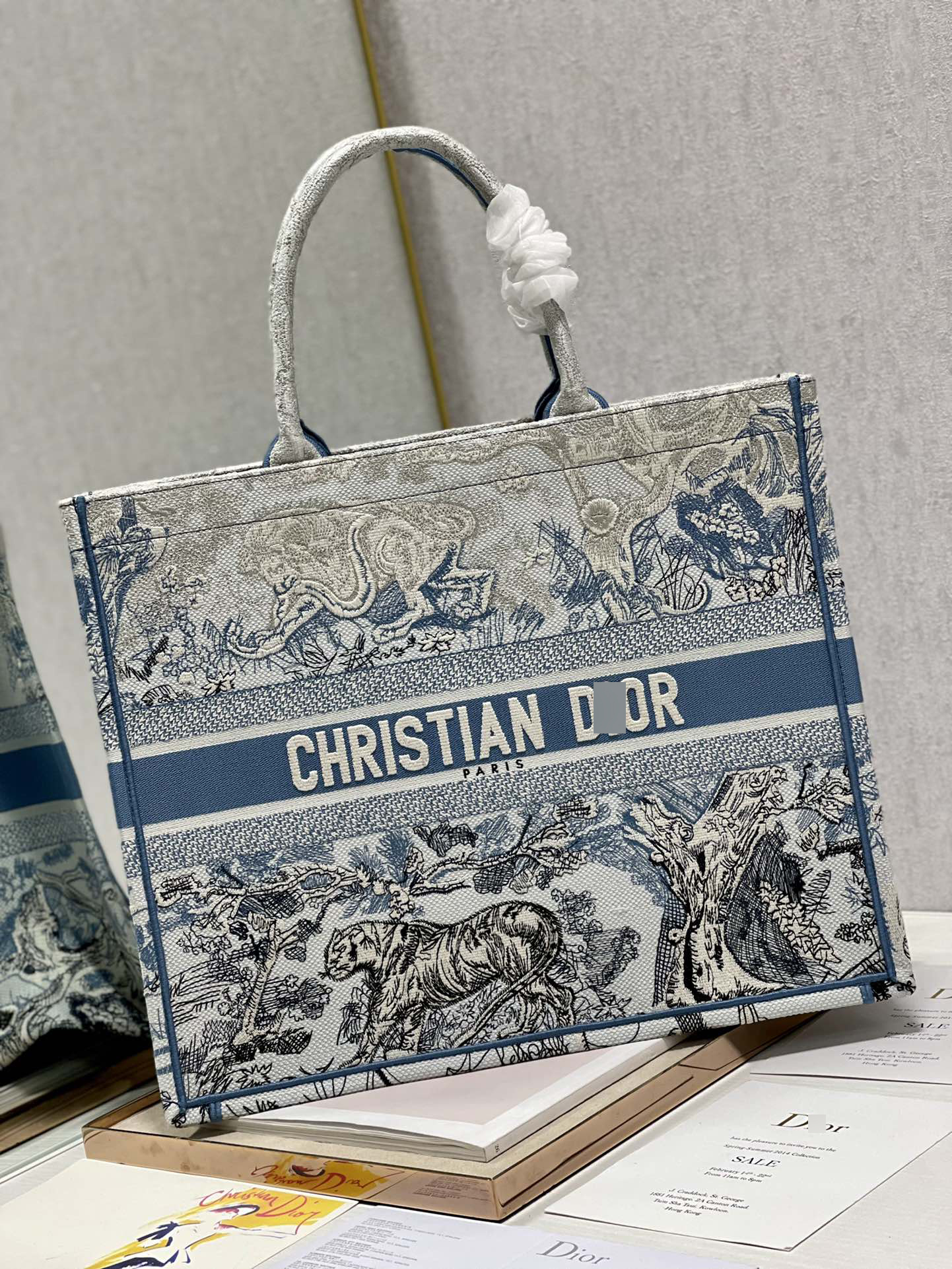 ディオールBOOK TOTE トワル ドゥ ジュイ エンブロイダリー M1286ZTQY_M928 詳細画像 1