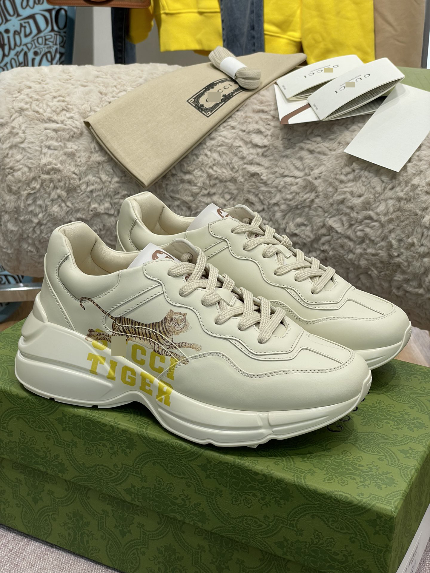 グッチタイガー柄ライトンスニーカー687611DRW00 9522 詳細画像 3