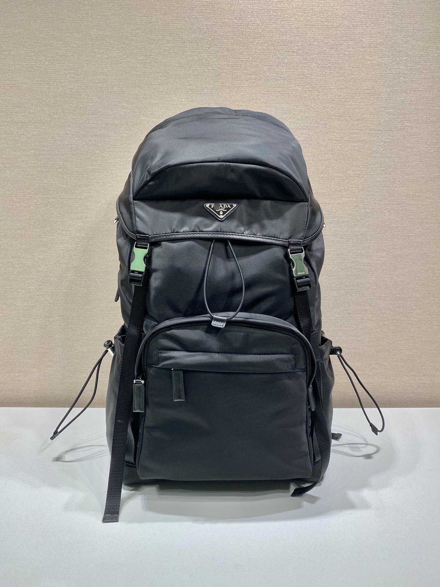 プラダナイロンサフィアーノレザーバックパック2VZ090_2DMG_F0002_V_OOO 詳細画像 1