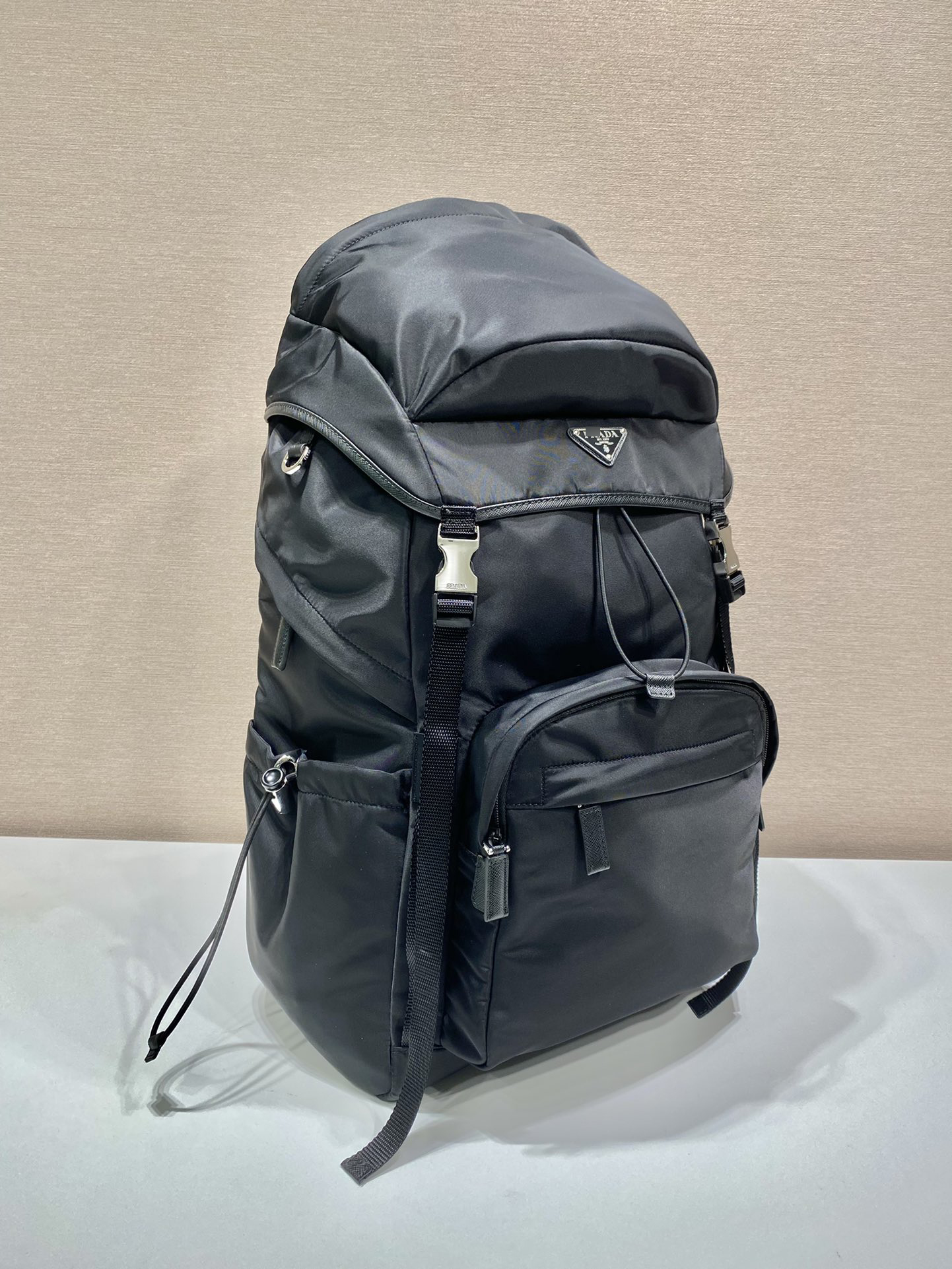 プラダナイロンサフィアーノレザーバックパック2VZ090_2DMG_F0002_V_OOO 詳細画像 2