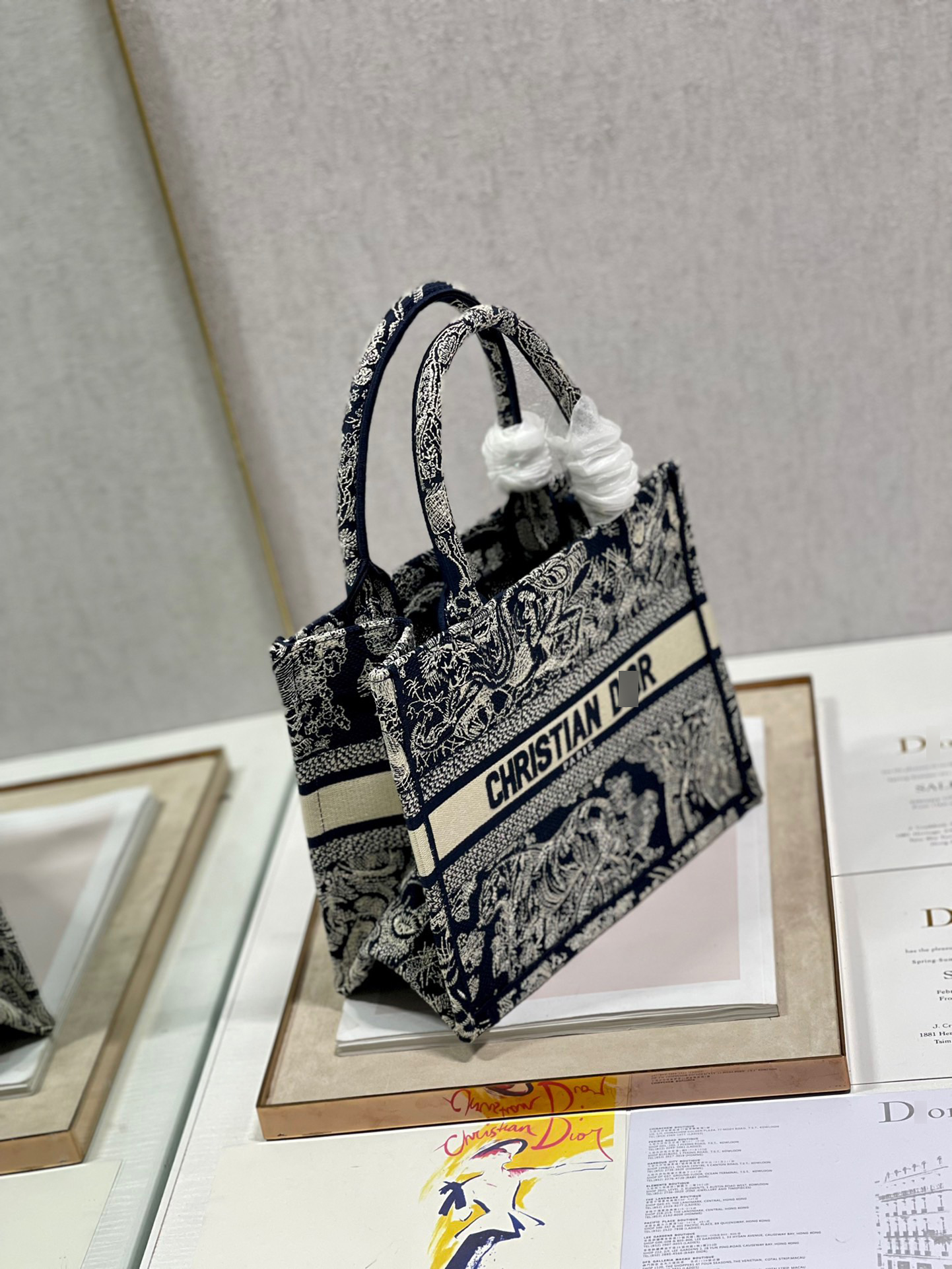 ディオールBOOK TOTE スモールバッグ  リバース トワル ドゥ ジュイ エンブロイダリー M1265ZRGO_M928 詳細画像 3