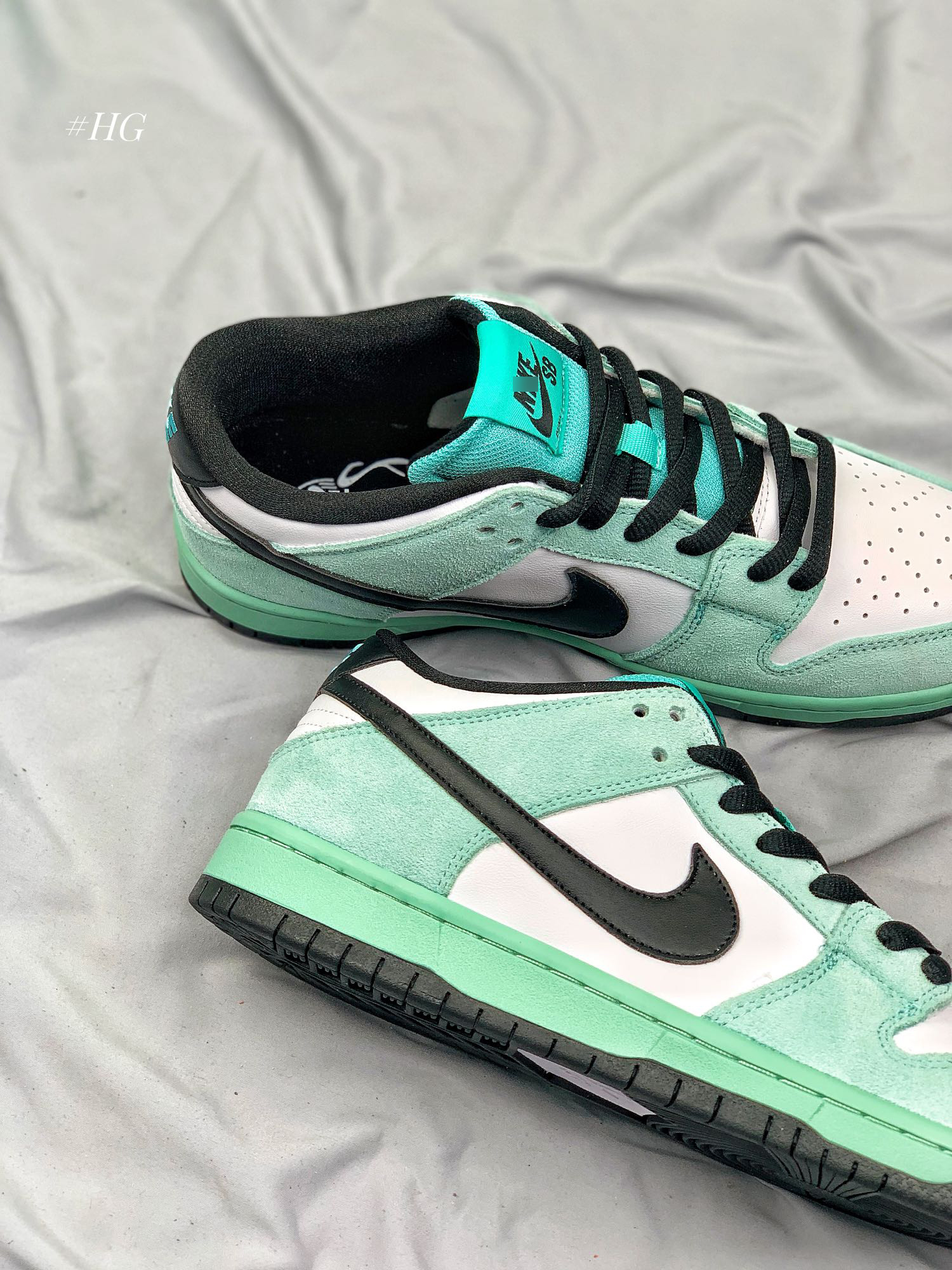 ナイキ SBダンクローPRO「IWシークリスタルグリーングロー」819674-301 詳細画像 2