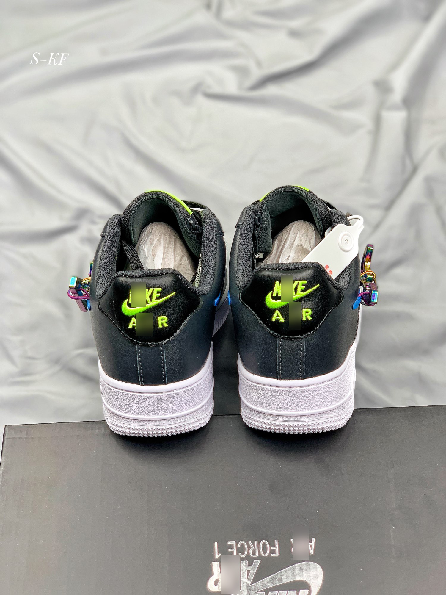 ナイキ エアフォース1'07Lv8"ブラックカラビナースウッシュDH7579-001 詳細画像 3