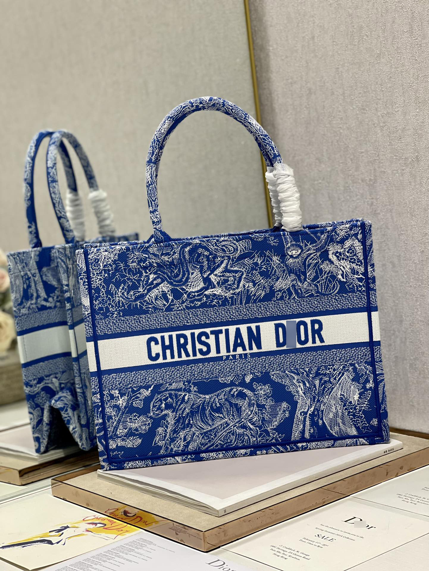 ディオールBOOK TOTE ミディアムバッグ リバース トワル ドゥ ジュイ エンブロイダリー M1296ZROC_M808 詳細画像 2
