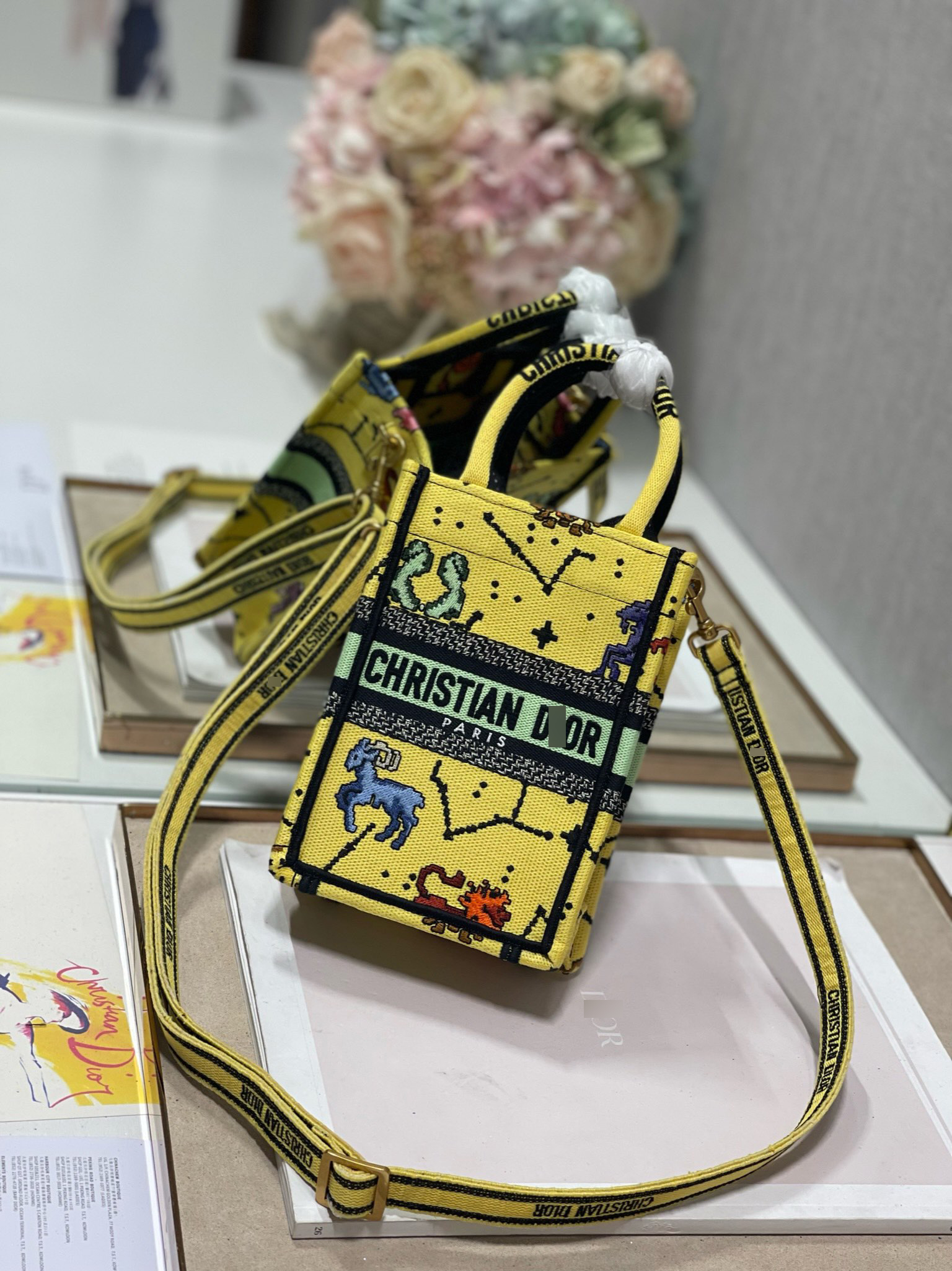 ディオールBOOK TOTE ミニ フォンバッグ Pixel Zodiac エンブロイダリー S5555CRTY_M930 詳細画像 3