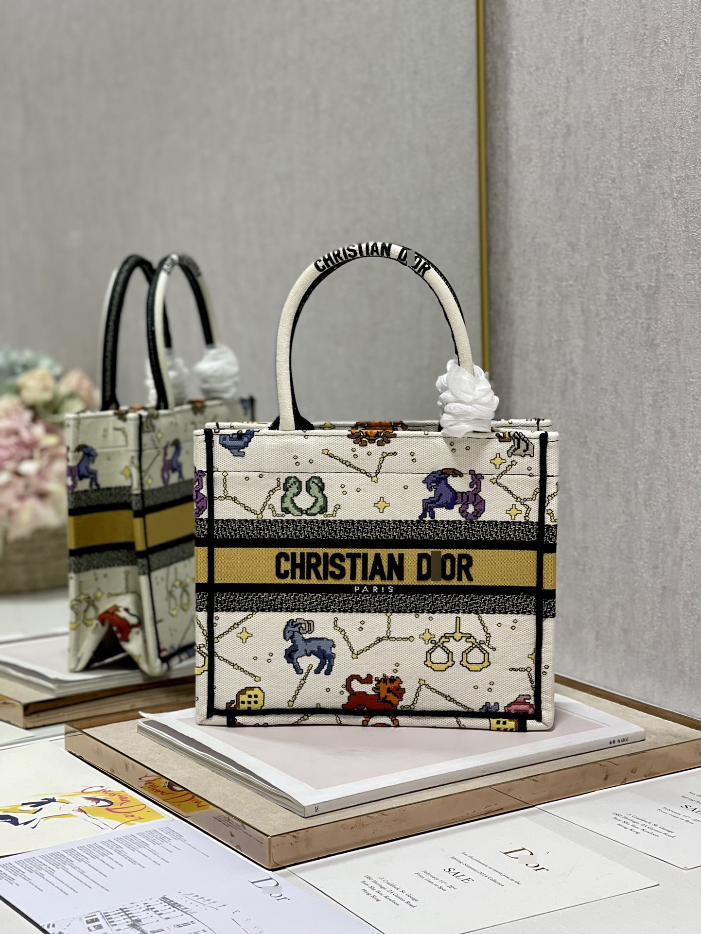 ディオールBOOK TOTE スモールバッグ Pixel Zodiac エンブロイダリー M1265ZRTY_M941 詳細画像 1