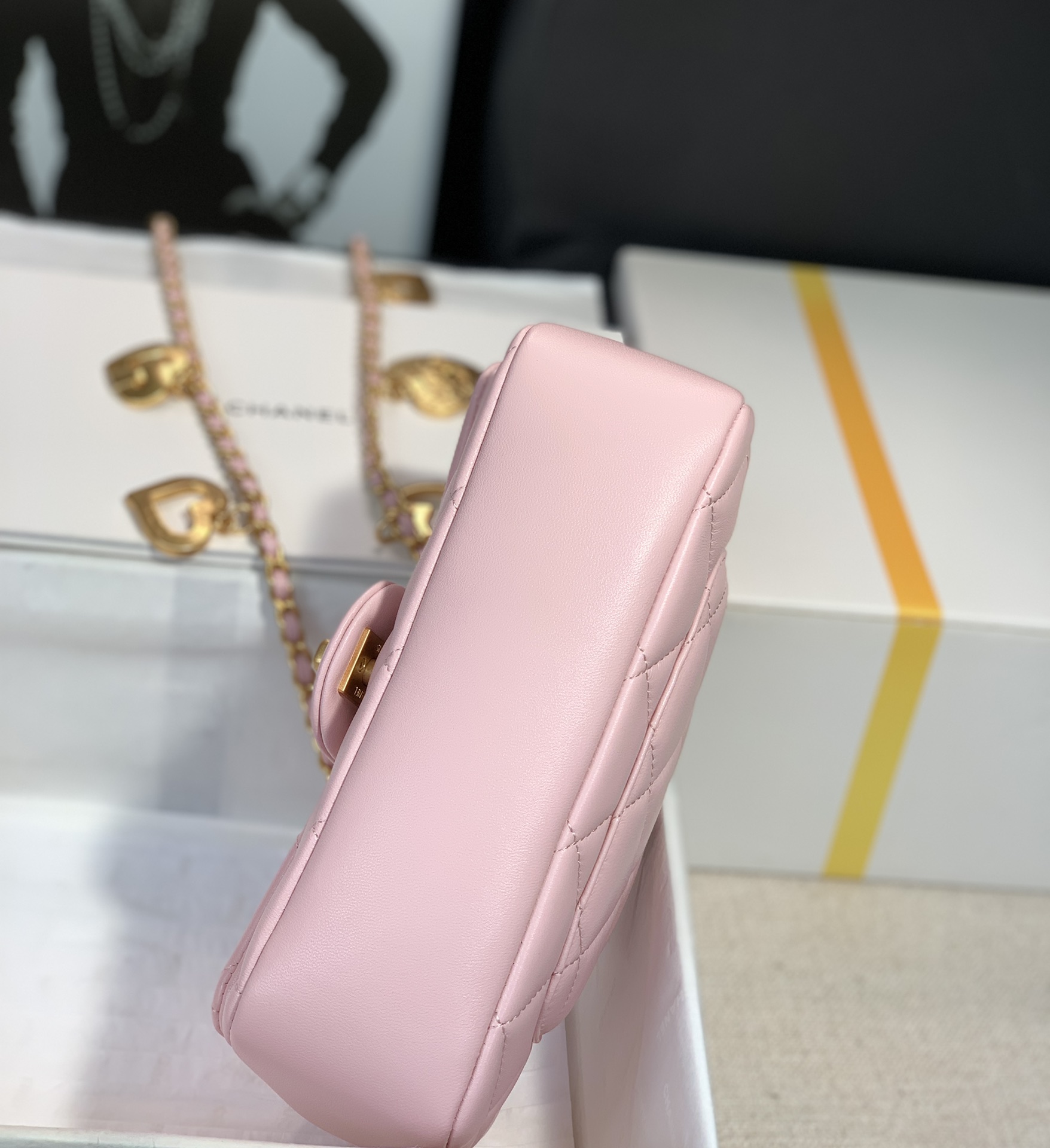 シャネルミニフラップバッグ ラムスキン、ゴールドメタル ライトピンク AS3457 B08840 NJ523 詳細画像 3