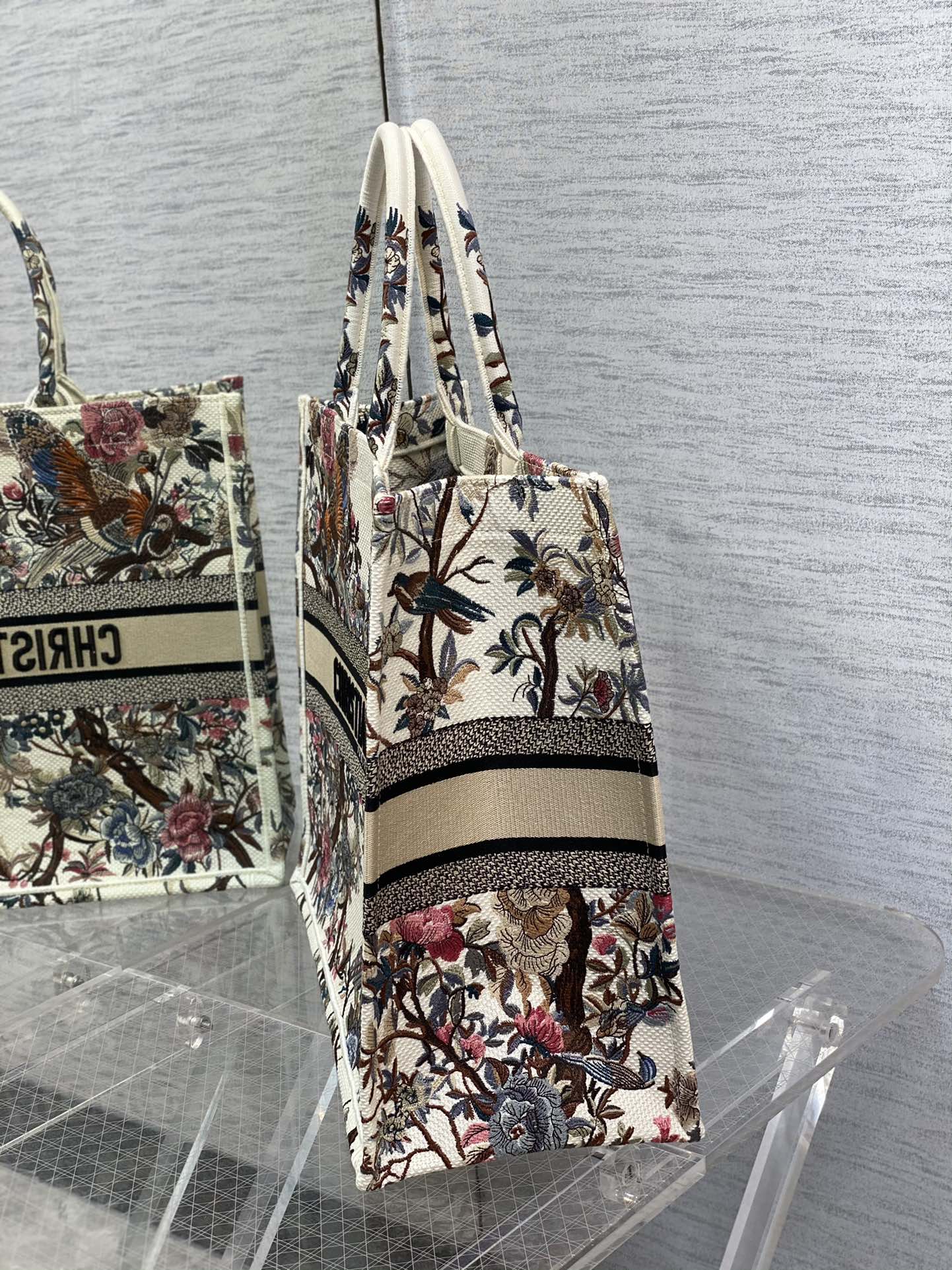 ディオールBOOK TOTE バッグ Jardin d'Hiver エンブロイダリー M1286ZRWD_M941 詳細画像 2