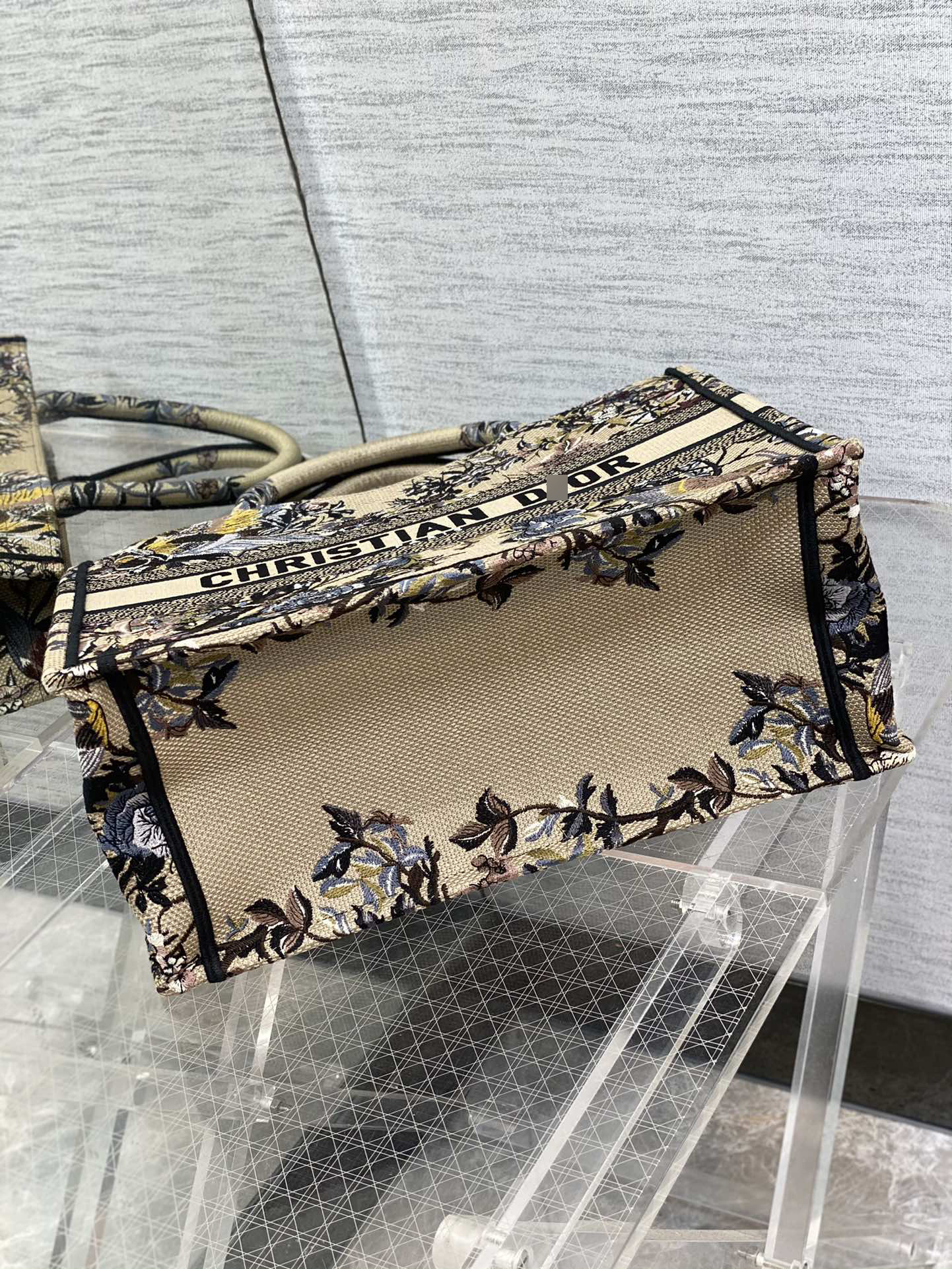 ディオールBOOK TOTE ミディアムバッグ Jardin d'Hiver エンブロイダリー M1296ZRWD_M918 詳細画像 3