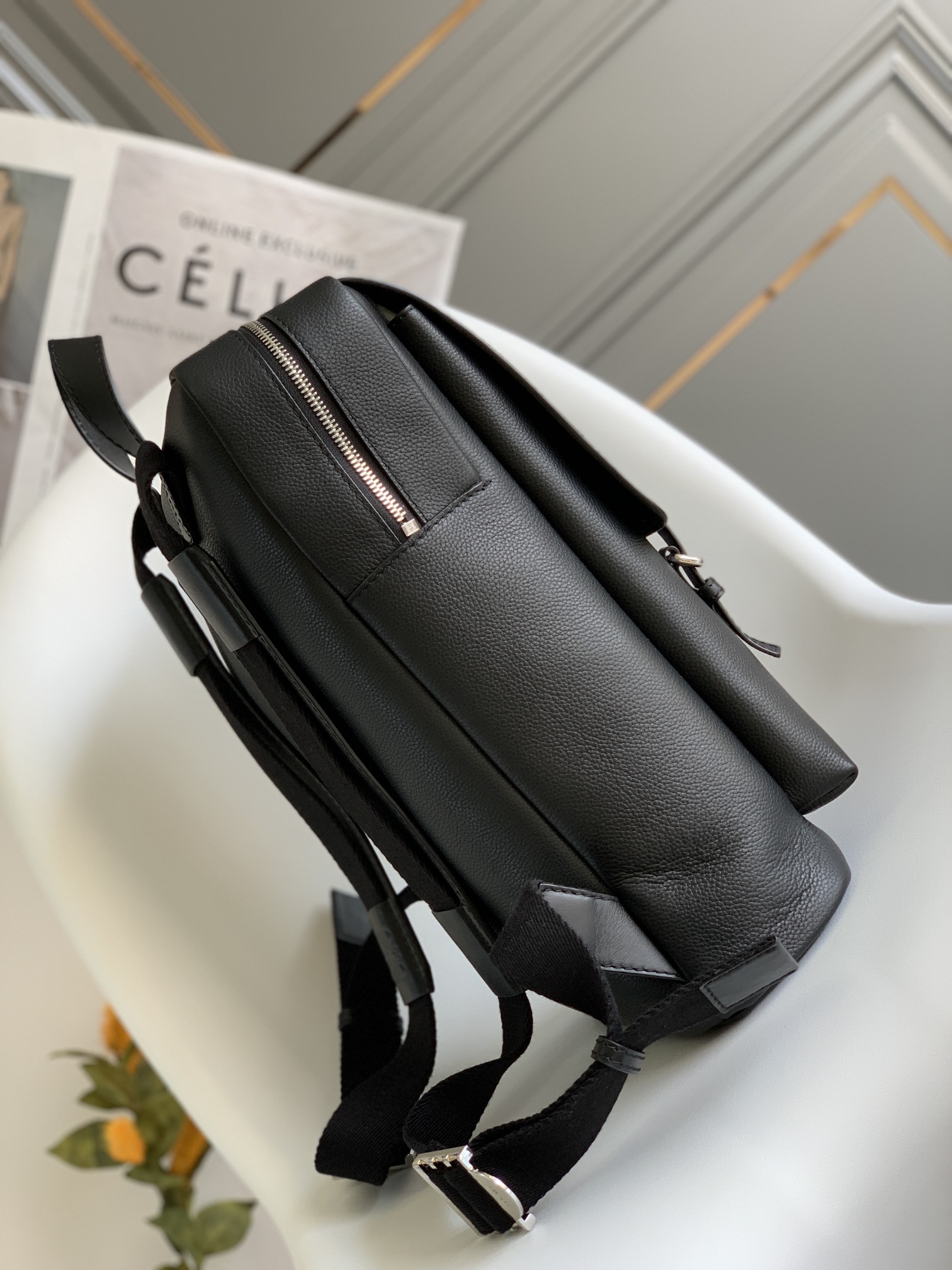 ロエベソフト グレイン カーフスキン製ミリタリー バックパック 色: 黒 B553J18X03 詳細画像 2