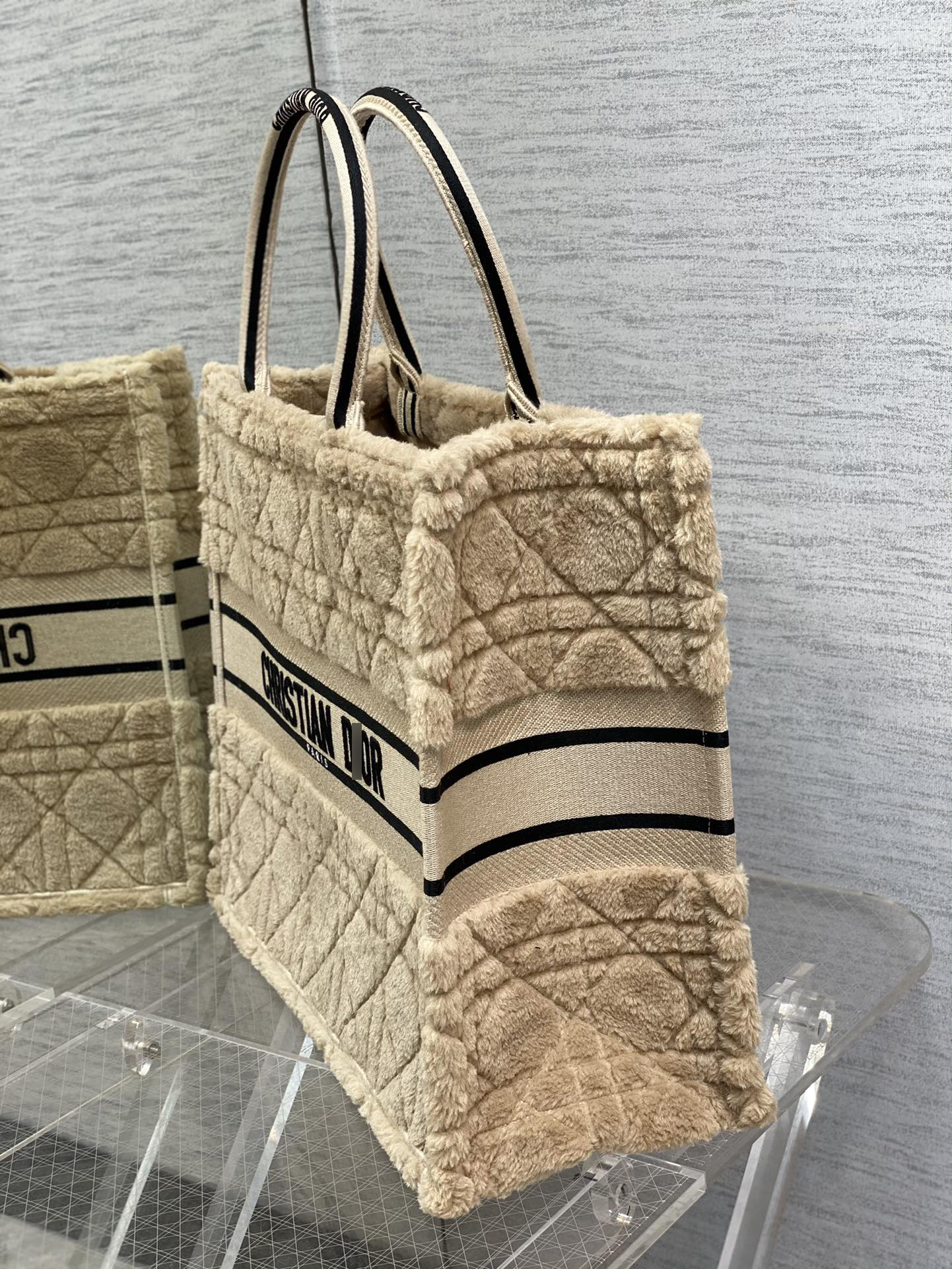 ディオールBOOK TOTE ラージバッグ ベージュカナジュシアリング M1286ZMBU_M918 詳細画像 2