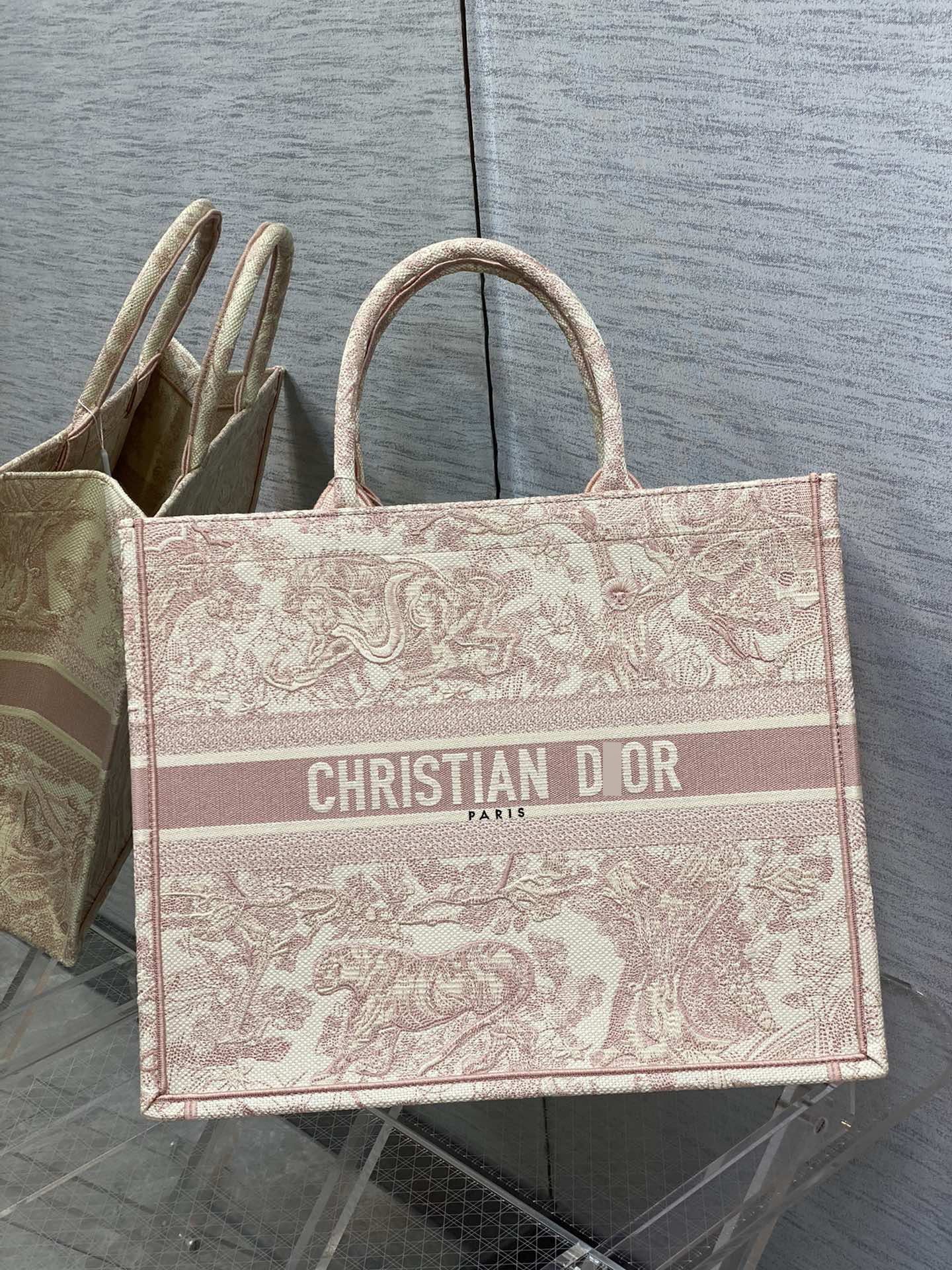 ディオールBOOK TOTE バッグ トワル ドゥ ジュイ エンブロイダリー M1286ZTDT_M956 詳細画像 1