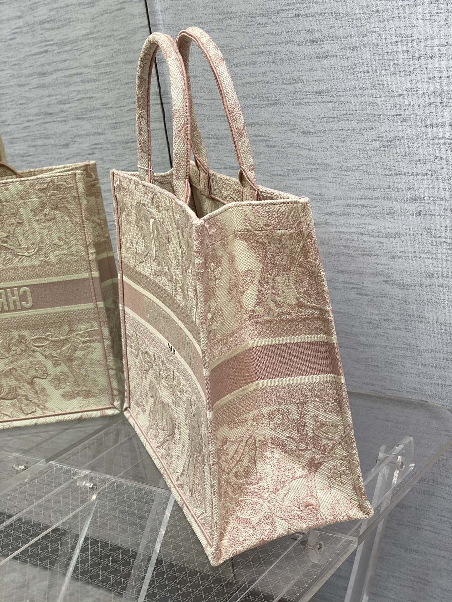 ディオールBOOK TOTE バッグ トワル ドゥ ジュイ エンブロイダリー M1286ZTDT_M956 詳細画像 2