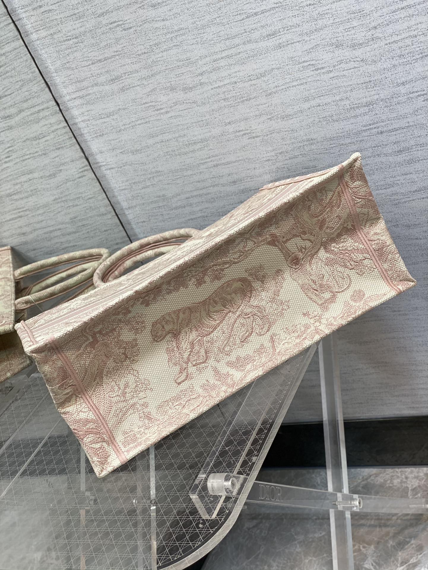 ディオールBOOK TOTE バッグ トワル ドゥ ジュイ エンブロイダリー M1286ZTDT_M956 詳細画像 3