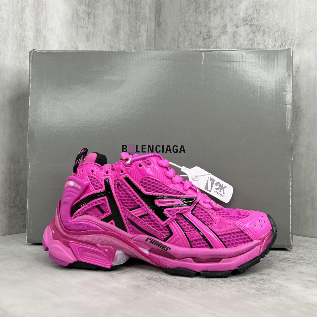 バレンシアガランナースニーカー677402W3RB25510 詳細画像 1