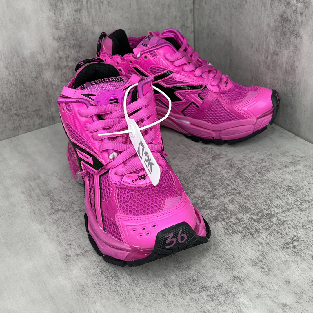 バレンシアガランナースニーカー677402W3RB25510 詳細画像 2