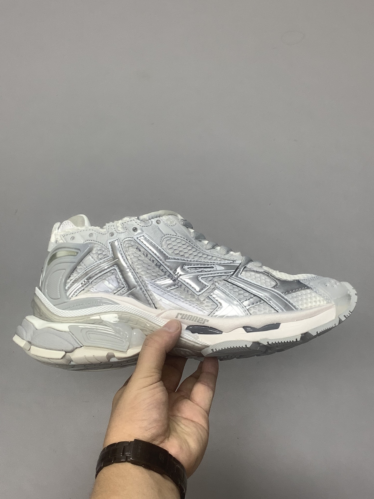 バレンシアガランナースニーカー677403W3RBL8100 詳細画像 2