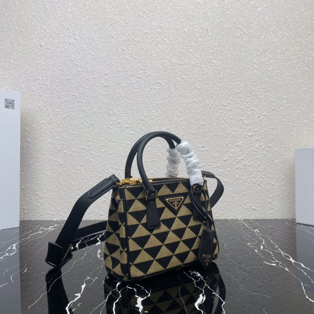 プラダMinibolso Prada Galleria de jacquard bordado カラー:ブラック/ベージュ 1BA906 詳細画像 2