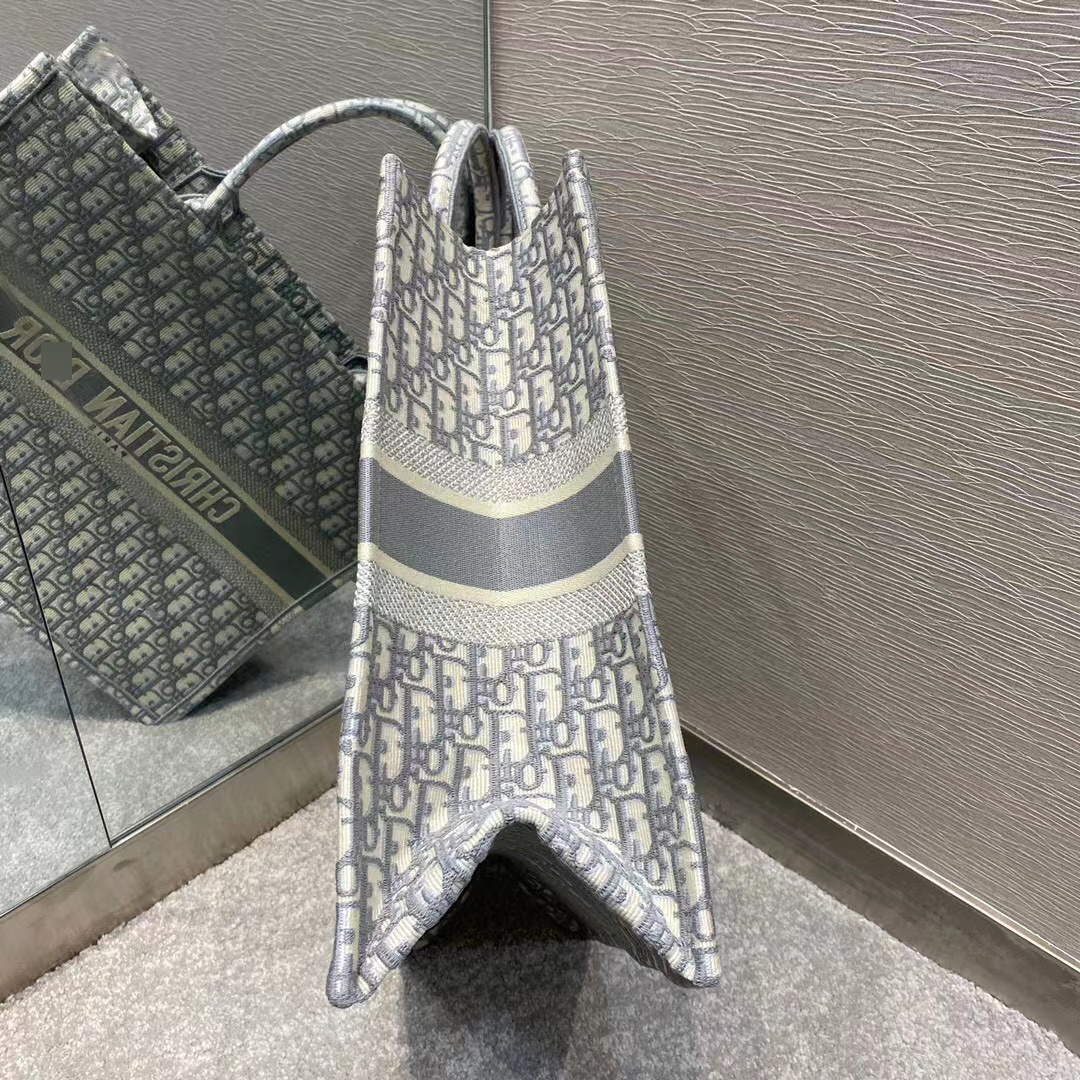 ディオールBOOK TOTE バッグ  オブリーク エンブロイダリー M1286ZRIW_M932 詳細画像 2