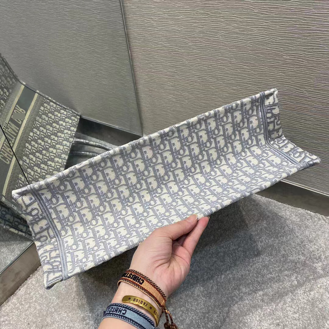 ディオールBOOK TOTE バッグ  オブリーク エンブロイダリー M1286ZRIW_M932 詳細画像 3