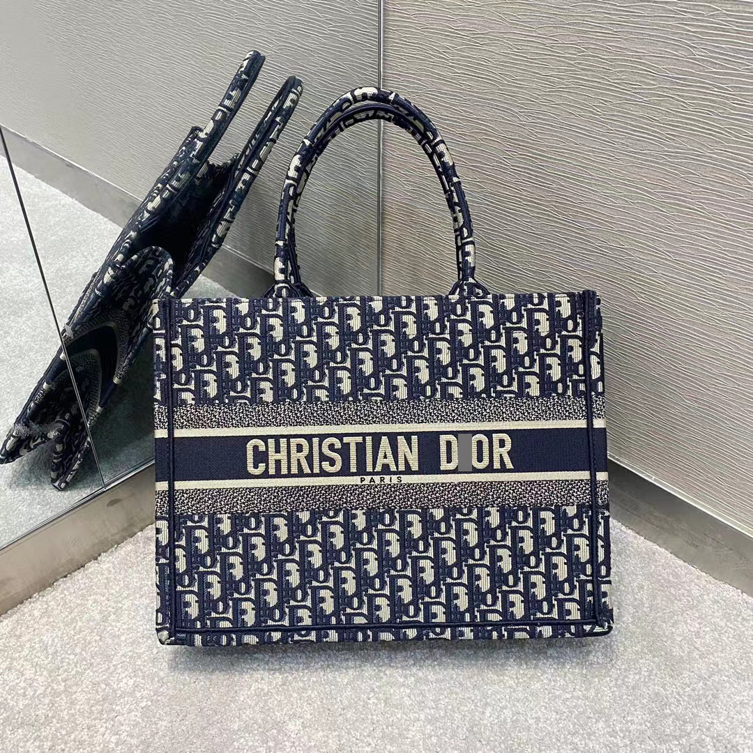 ディオールBOOK TOTE ミディアムバッグ ディオール オブリーク エンブロイダリー M1296ZRIW_M928 詳細画像 1