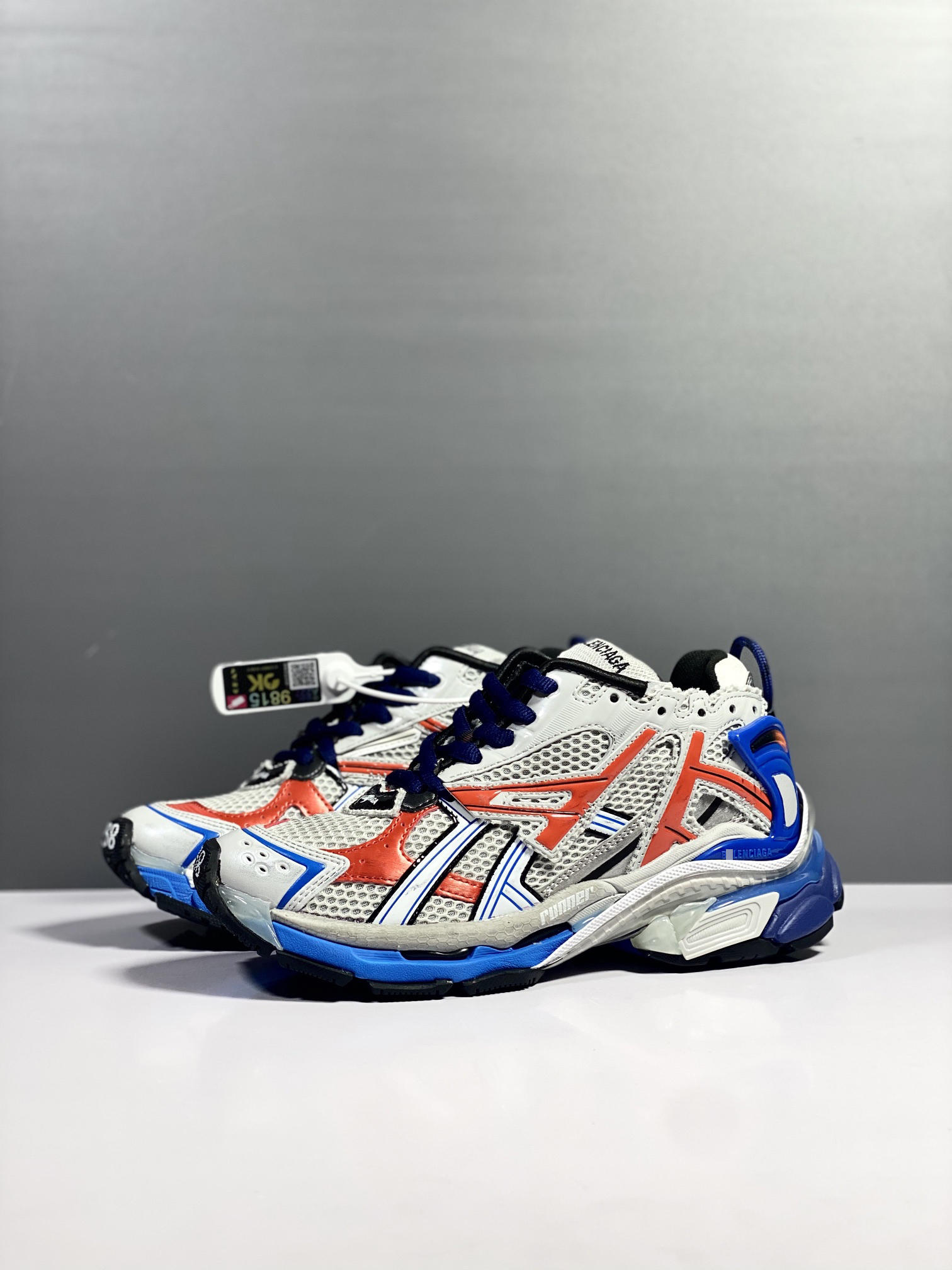 バレンシアガランナースニーカー677403W3RB61264 詳細画像 1