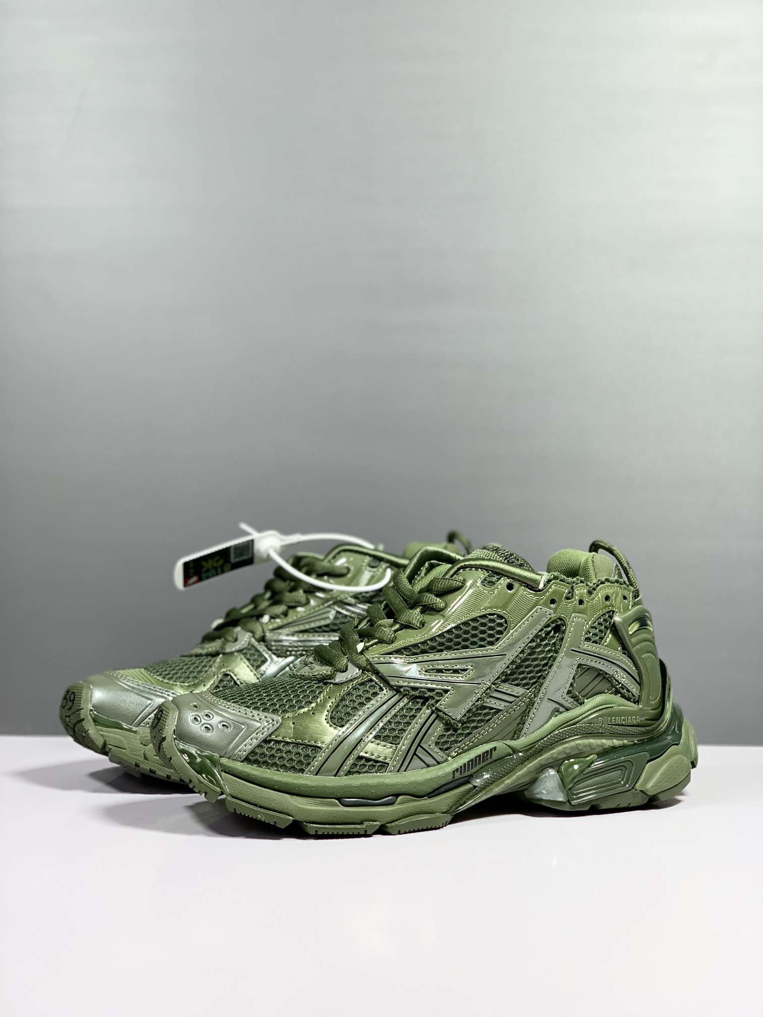 バレンシアガランナースニーカー677403W3RB13031 詳細画像 1