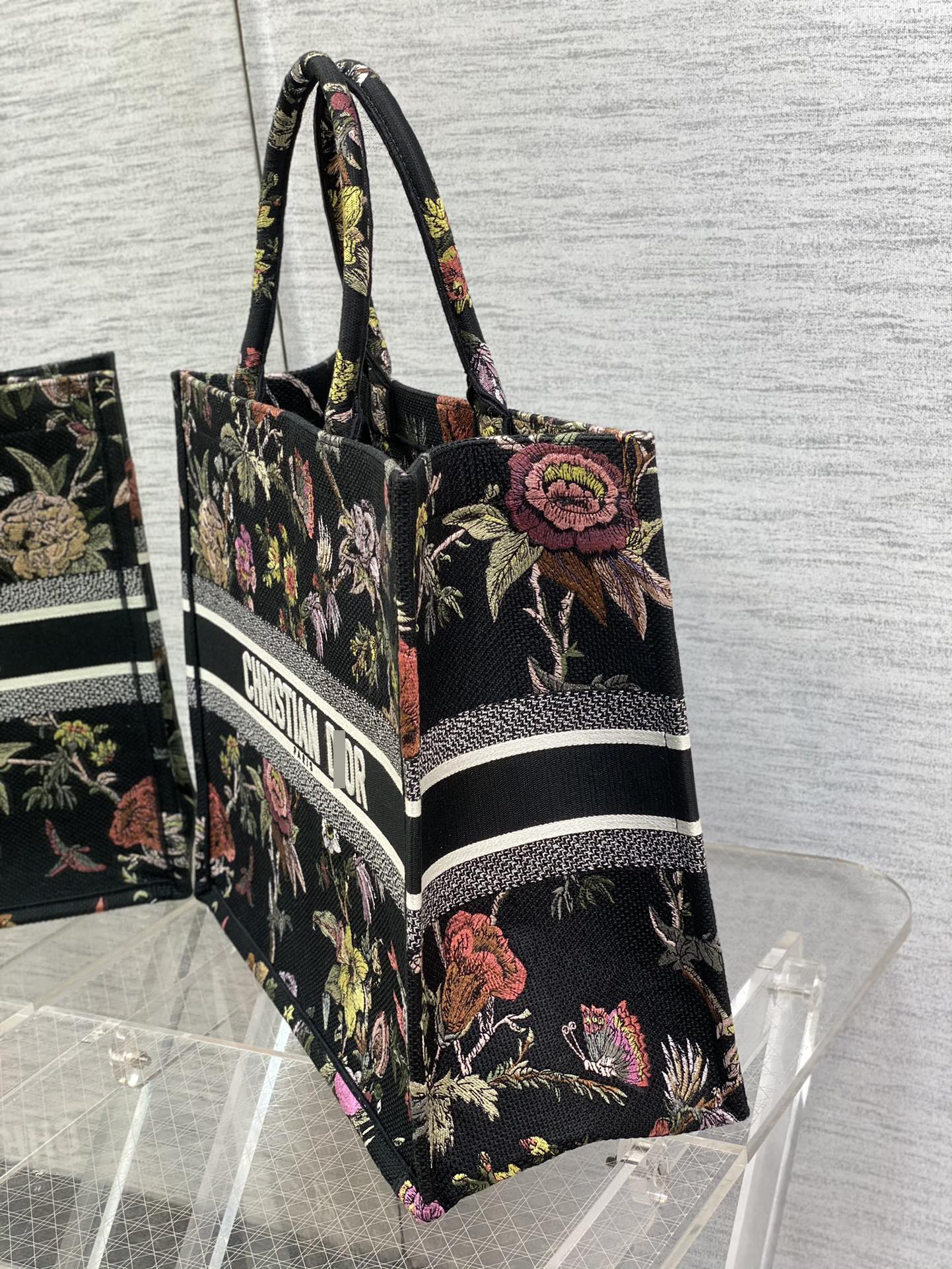 ディオールBOOK TOTE ラージバッグ ブラックマルチカラー Jardin Botanique刺繍 M1286ZRZB_M911 詳細画像 2