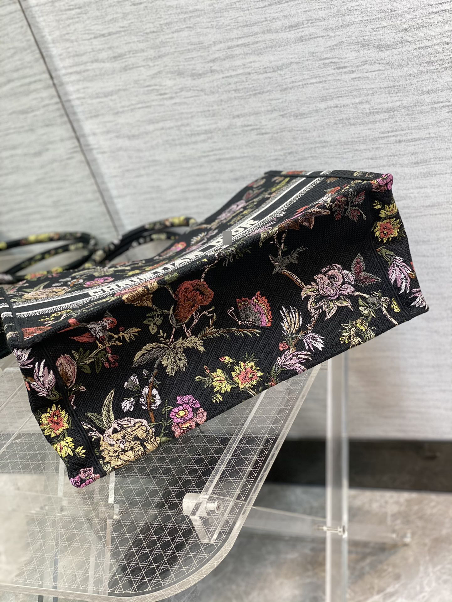 ディオールBOOK TOTE ラージバッグ ブラックマルチカラー Jardin Botanique刺繍 M1286ZRZB_M911 詳細画像 3