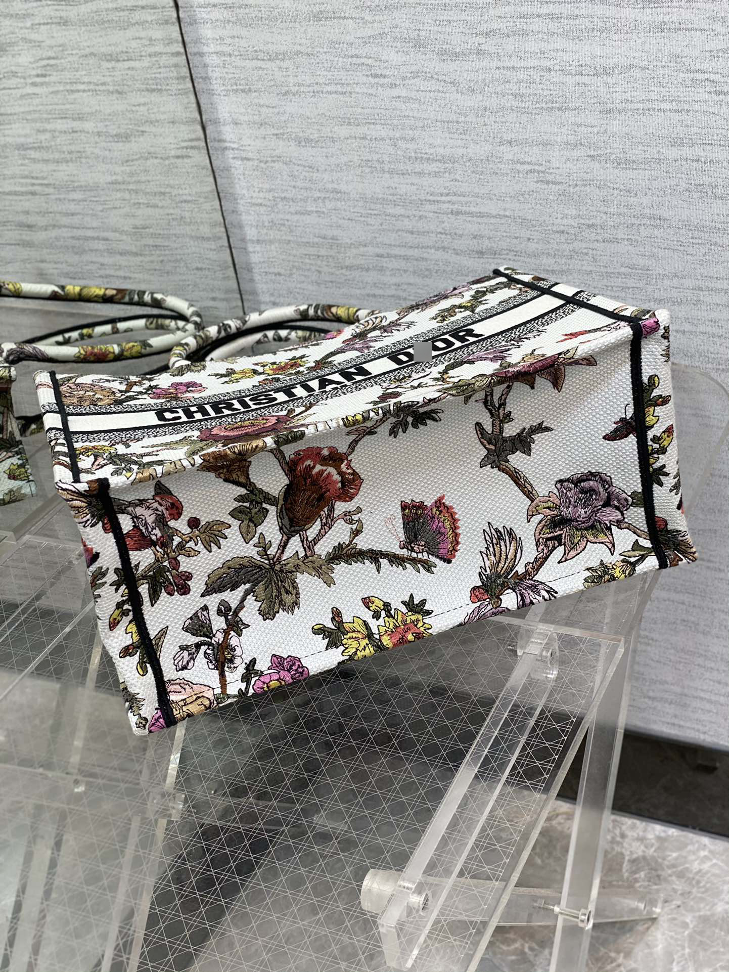 ディオールBOOK TOTE ミディアムバッグ Jardin Botanique エンブロイダリー  M1296ZRZB_M884 詳細画像 3
