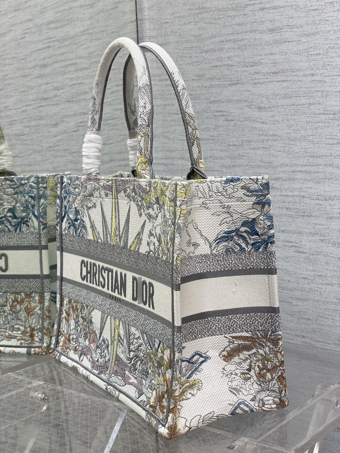 ディオールBOOK TOTE ミディアムバッグ マルチカラーReve d'Infini刺繍 M1296ZMDW_M884 詳細画像 2