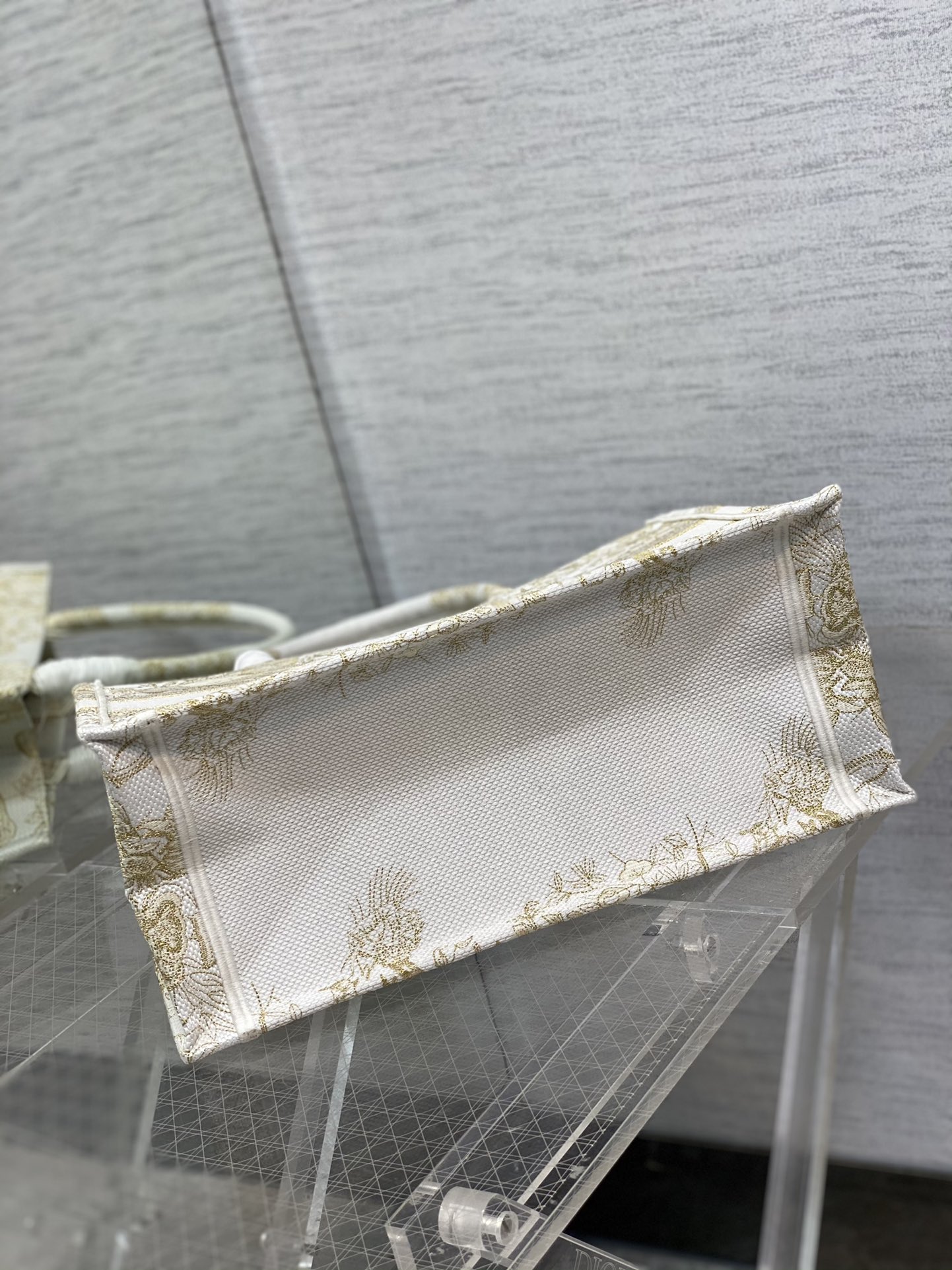 ディオールBOOK TOTE ミディアムバッグ Jardin d'Hiver エンブロイダリー M1296ZRZF_M981 詳細画像 3