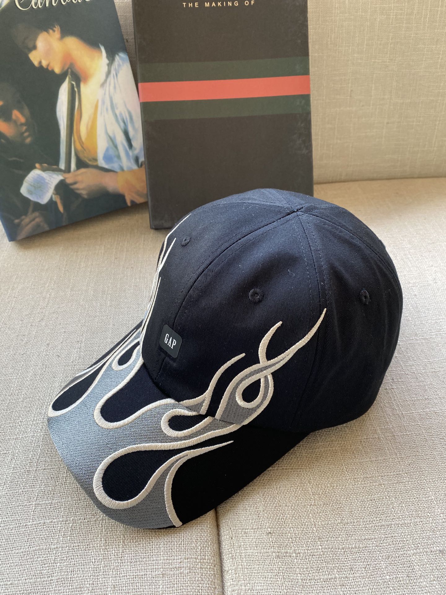 バレンシアガ×YEEZYGAP炎ロゴ野球帽7239904C9B91000 詳細画像 2