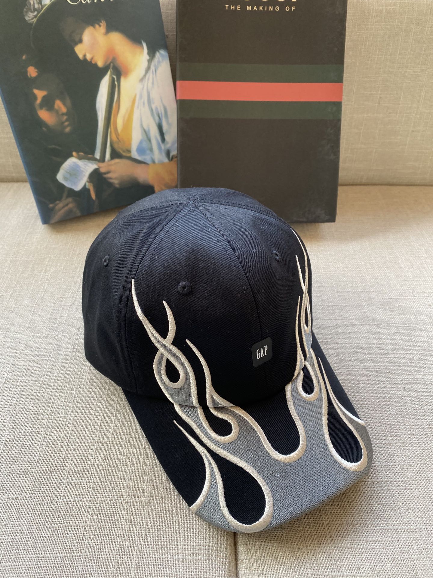 バレンシアガ×YEEZYGAP炎ロゴ野球帽7239904C9B91000 詳細画像 3