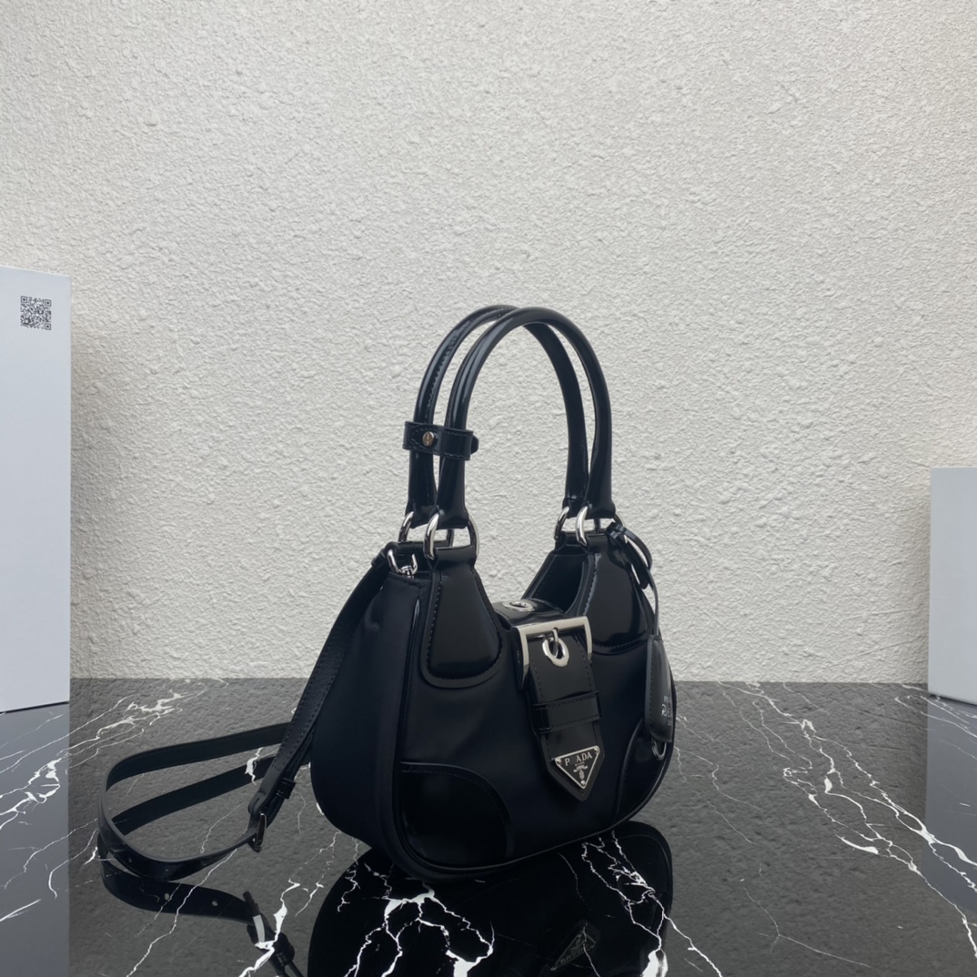 プラダムーンリナイロンとレザーバッグ カラー:ブラック 1BA381_R789_F0002_V_OOM 詳細画像 2
