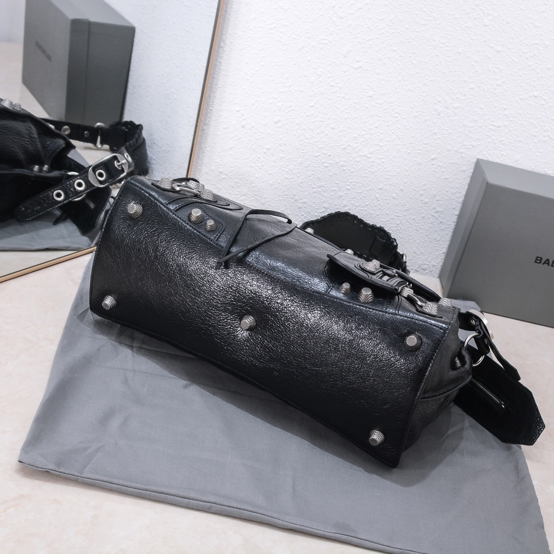 バレンシアガブラックアリーナラムスキン、エイジドシルバーハードウェアハンドバッグ700451210B01000 詳細画像 3