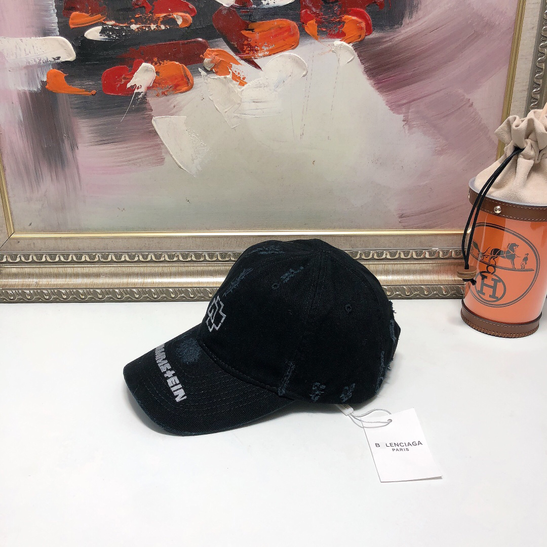 バレンシアガ x ラムシュタイン刺繍キャップ670765410B2 詳細画像 2