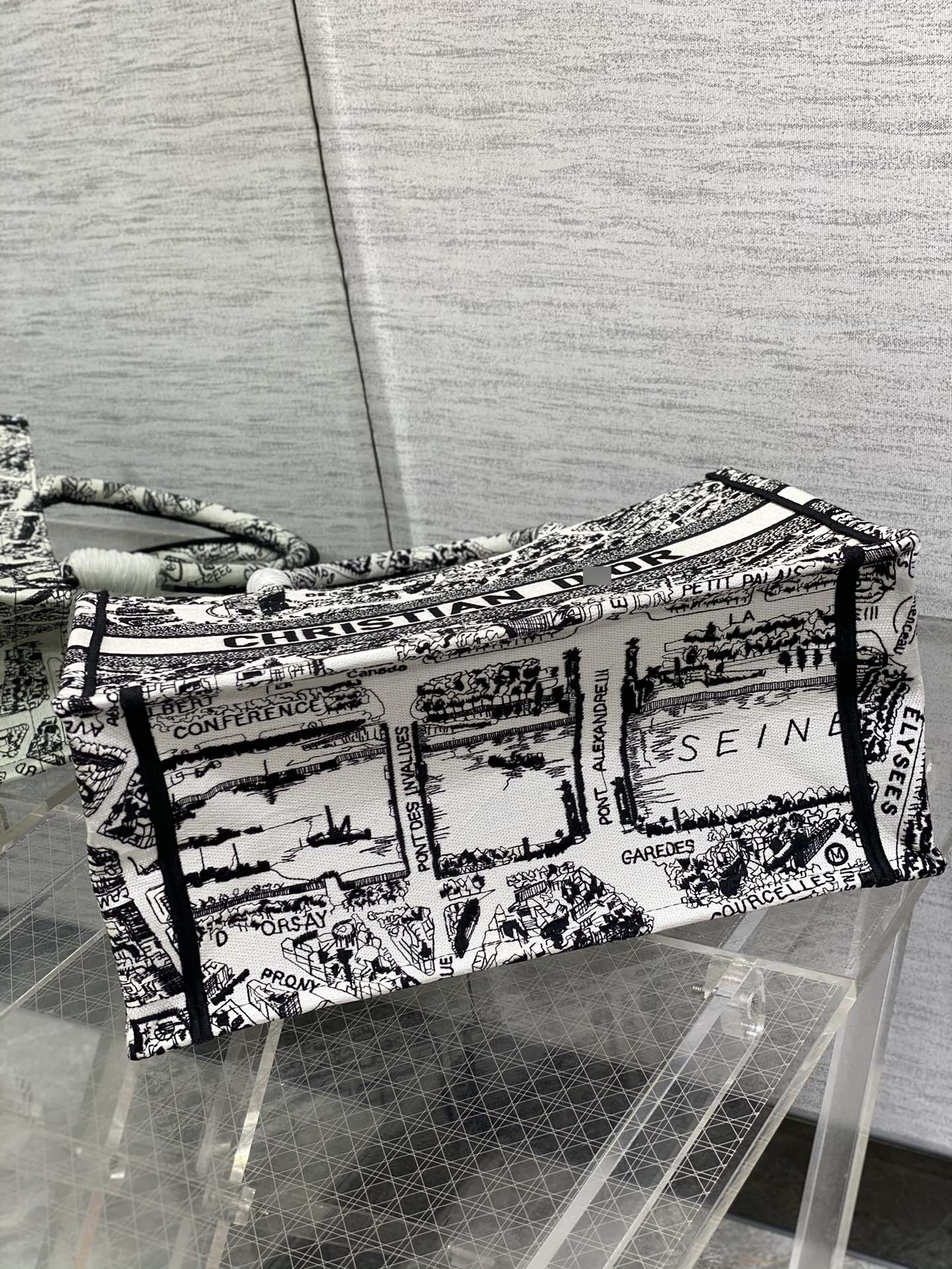 ディオールBOOK TOTE ミディアムバッグ Plan de Paris エンブロイダリー M1296ZOMP_M041 詳細画像 3