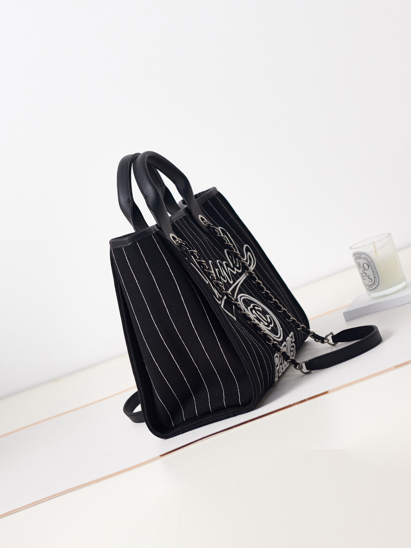 シャネルラージショッピングバッグ Cotton, Calfskin & Silver-Tone Metal ブラック、ホワイト A66941 B10404 NN102 詳細画像 3