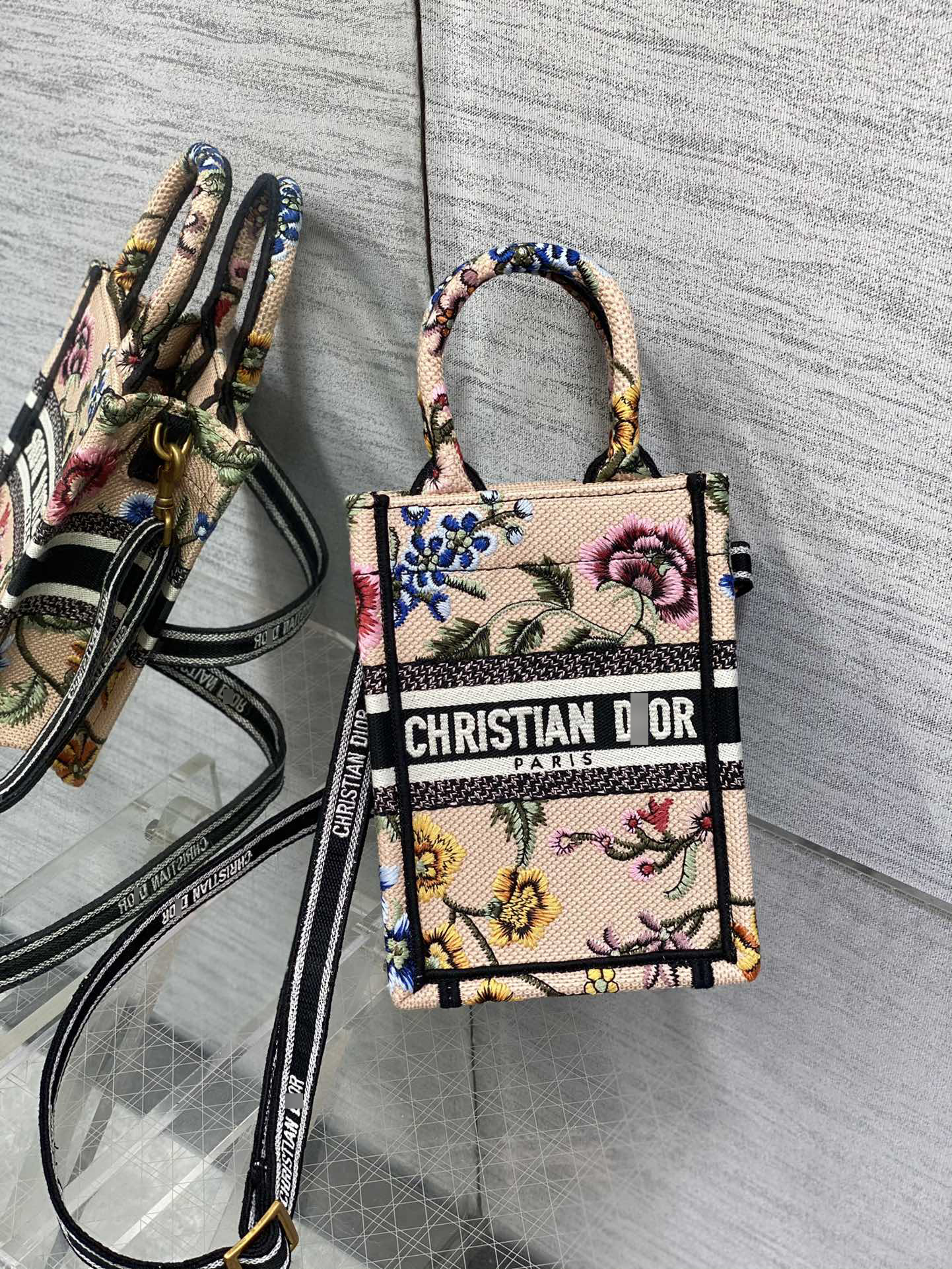 ディオールBOOK TOTE ミニ フォンバッグ Petites Fleurs エンブロイダリー S5555CEAU_M912 詳細画像 3