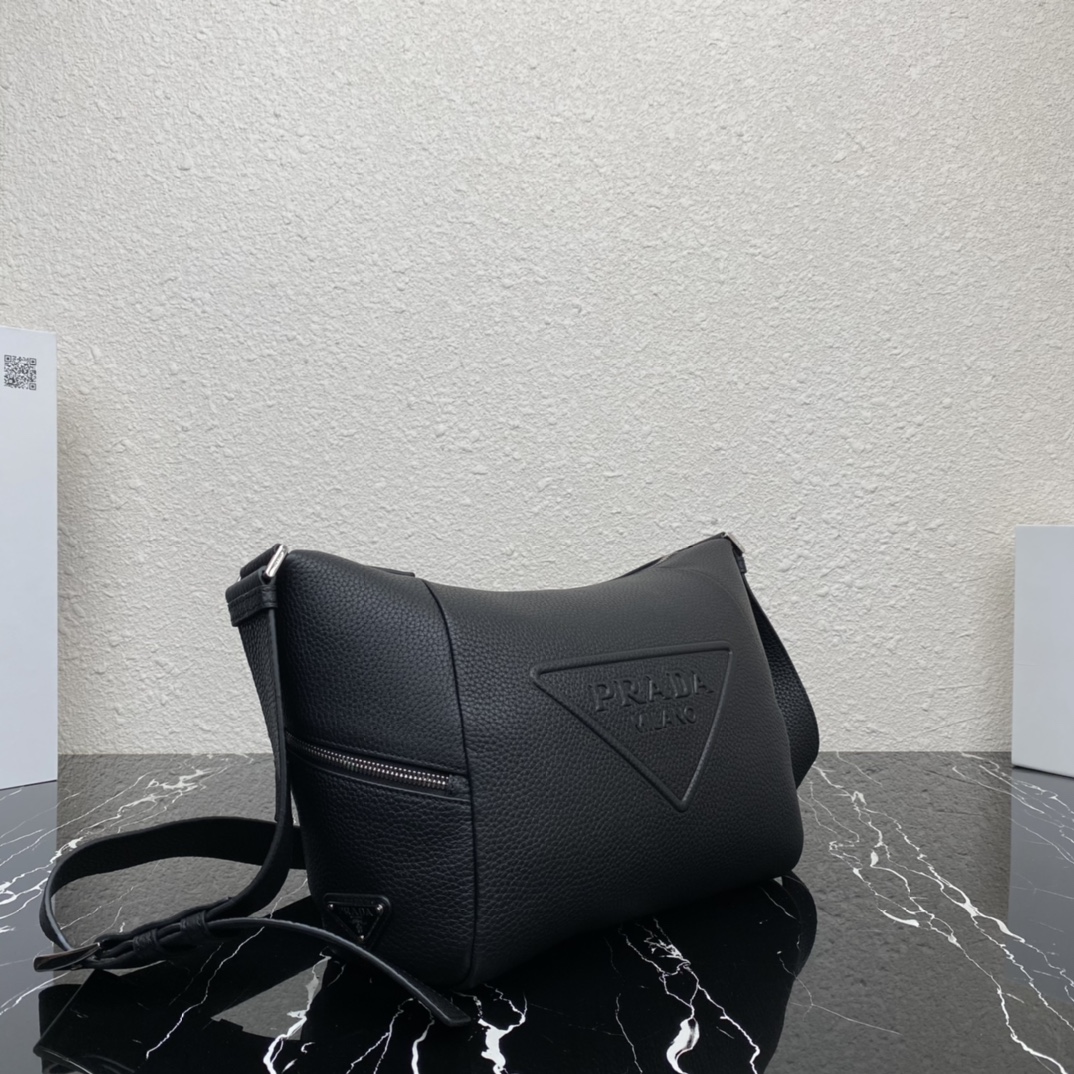 プラダショルダーストラップ付きレザーバッグ カラー:ブラック 2VH165_2BBE_F0002_V_OOO 詳細画像 2