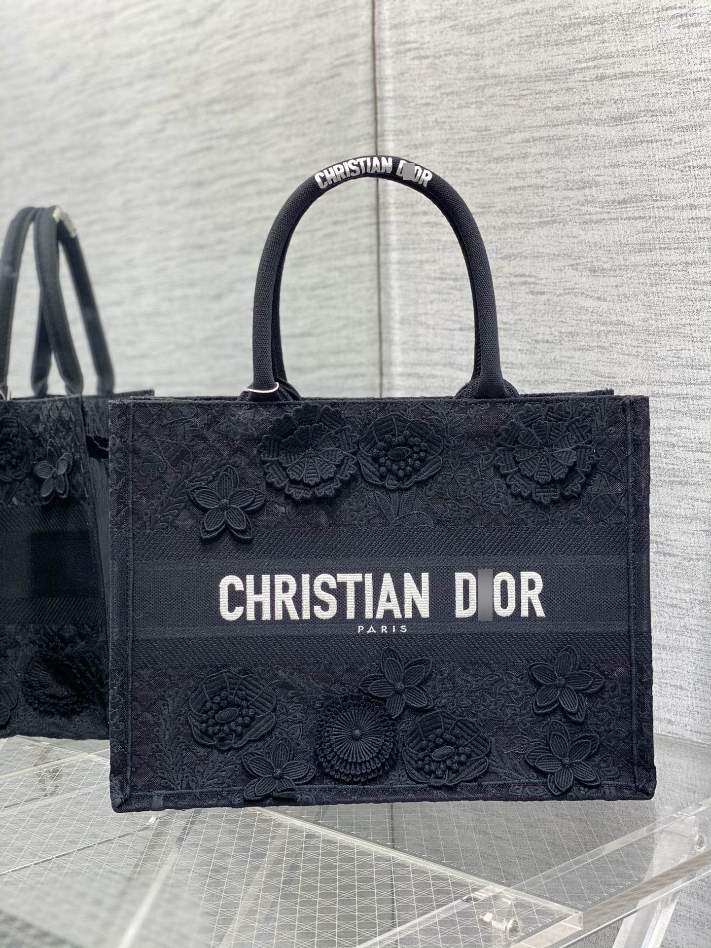 ディオールBOOK TOTE ミディアムバッグ ブラックマルチカラーD-Lace 3Dマクラメ - エフェクト刺繍 M1296ZEAX_M911 詳細画像 1