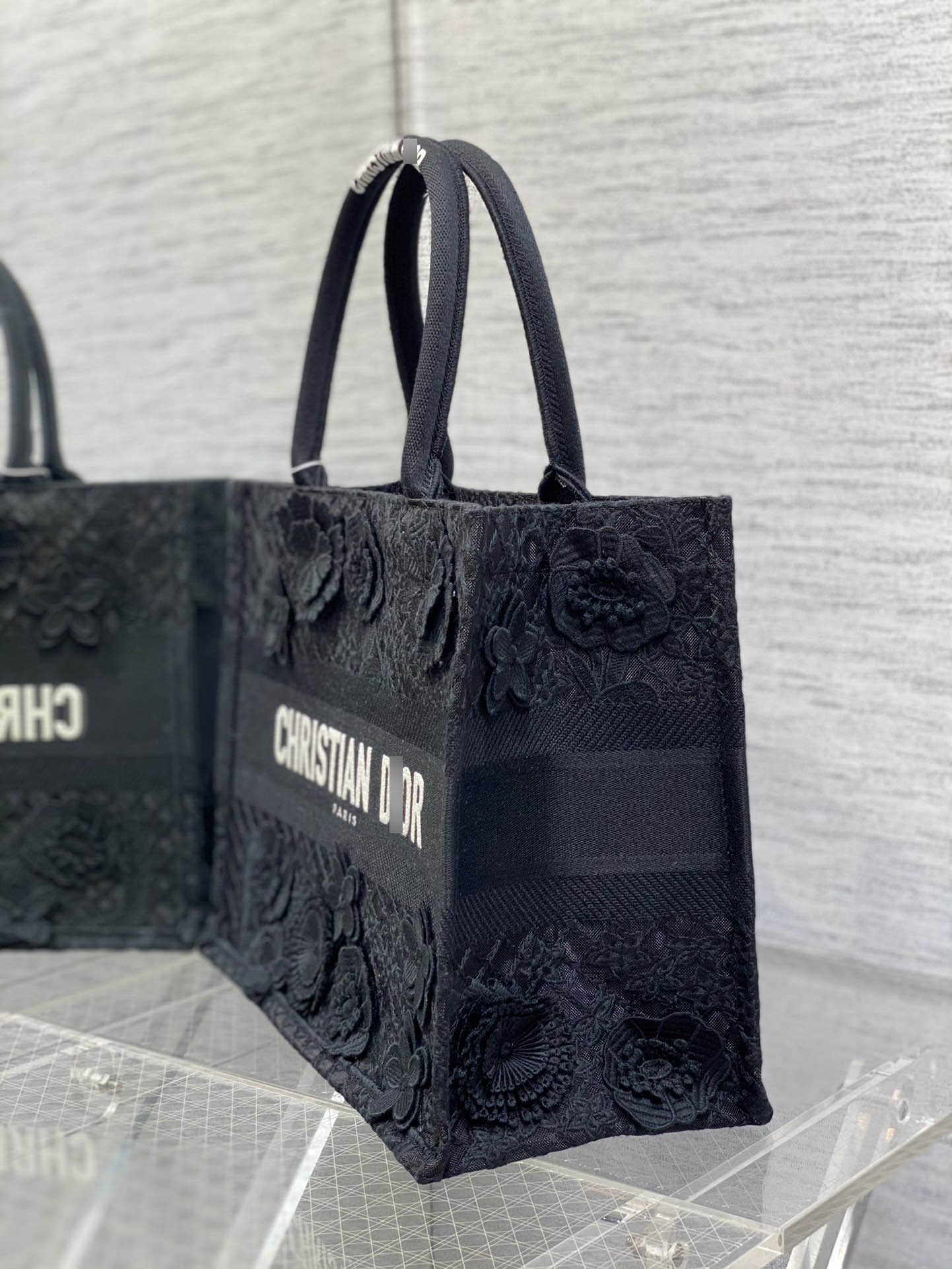 ディオールBOOK TOTE ミディアムバッグ ブラックマルチカラーD-Lace 3Dマクラメ - エフェクト刺繍 M1296ZEAX_M911 詳細画像 2