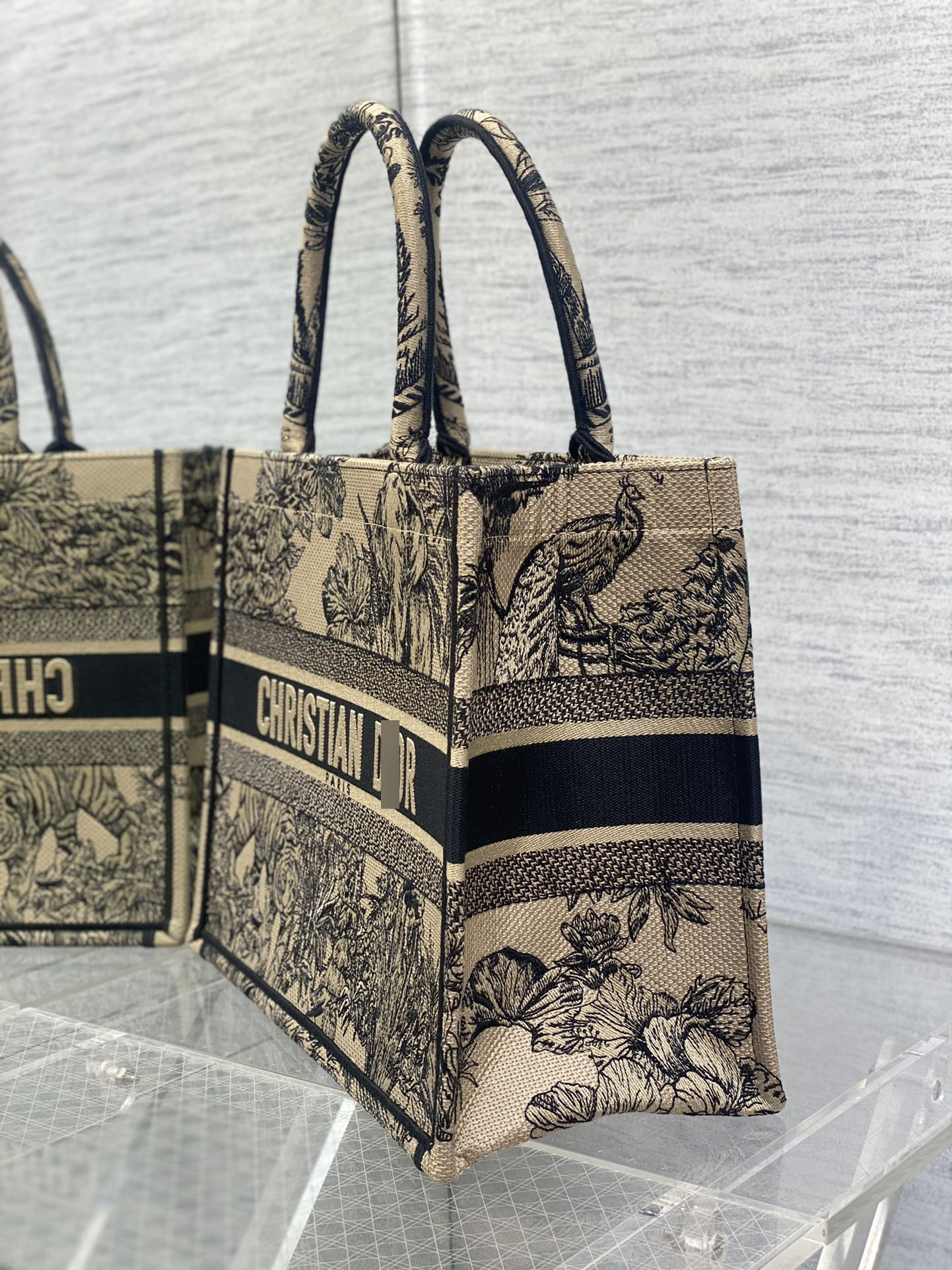 BOOK TOTE ミディアムバッグ ベージュマルチカラーToile de Jouy Voyage刺繍 M1296ZEUP_M88E 詳細画像 2