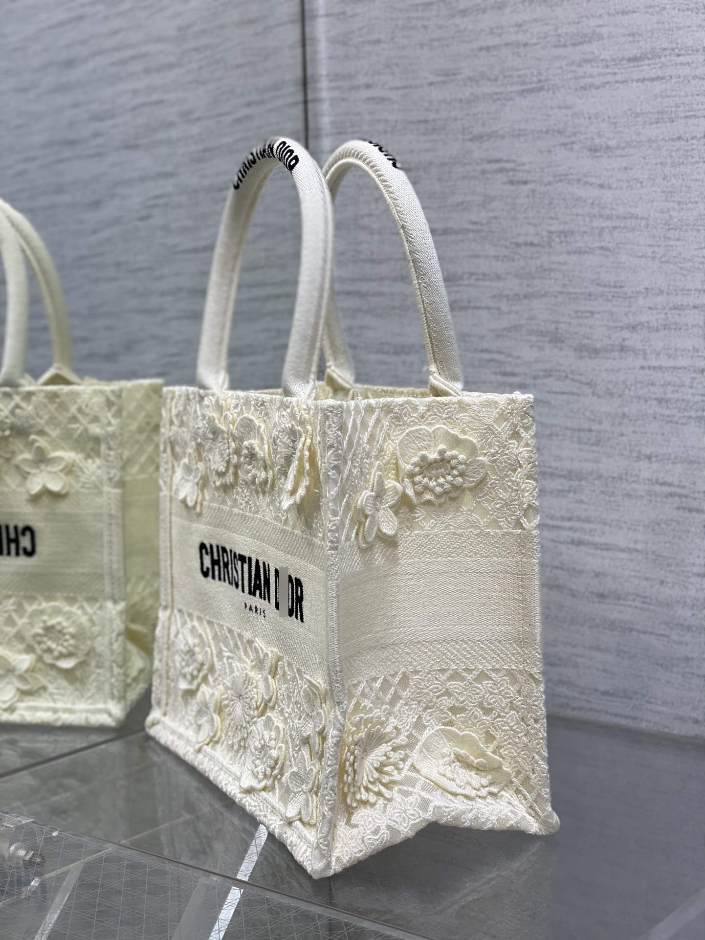 BOOK TOTE スモールバッグ ホワイトマルチカラーD-Lace 3Dマクラメ - エフェクト刺繍 M1265ZEAX_M933 詳細画像 2