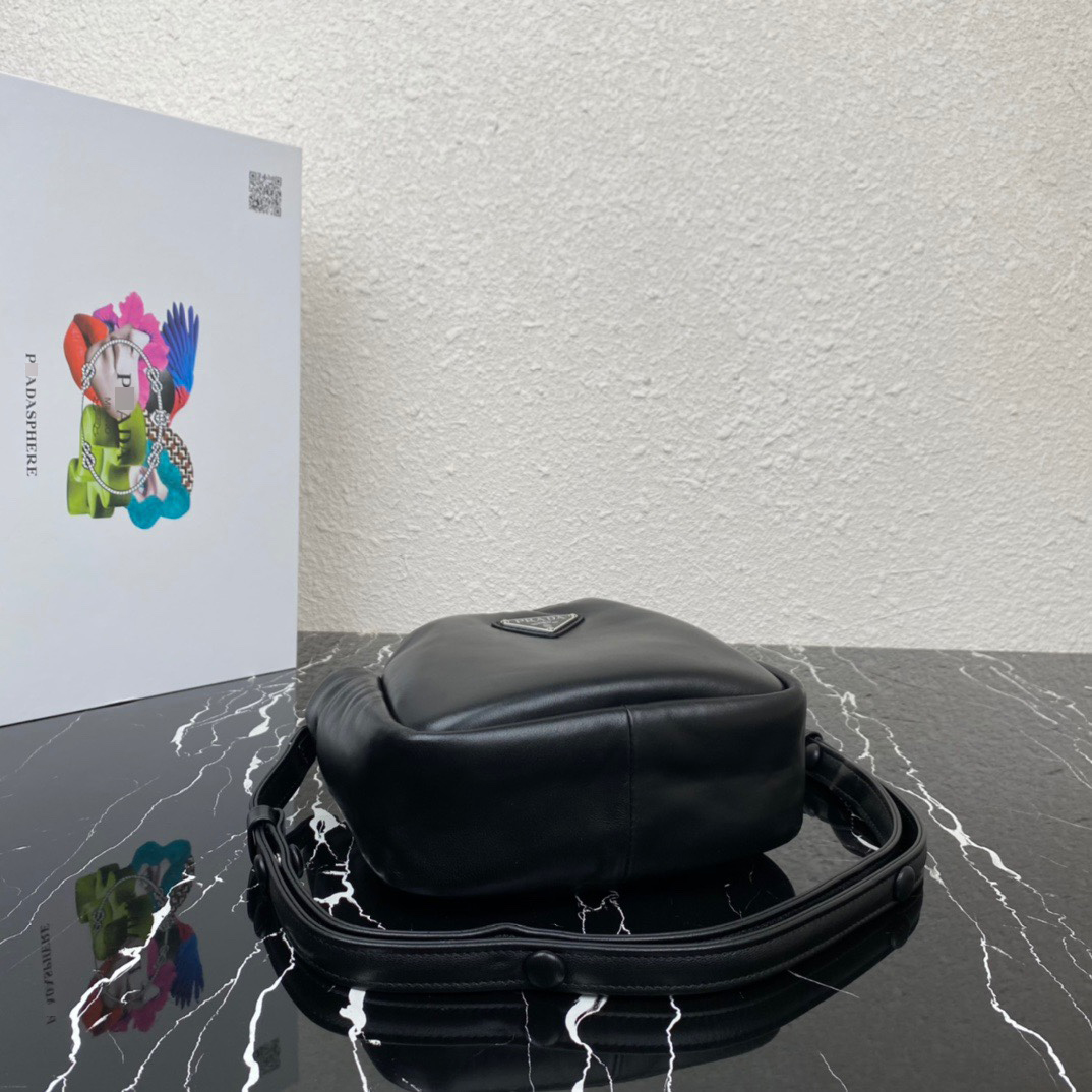 スモールパディングプラダソフトナッパレザーバッグ 1BA359_2DYI_F0002_V_OVO 詳細画像 3