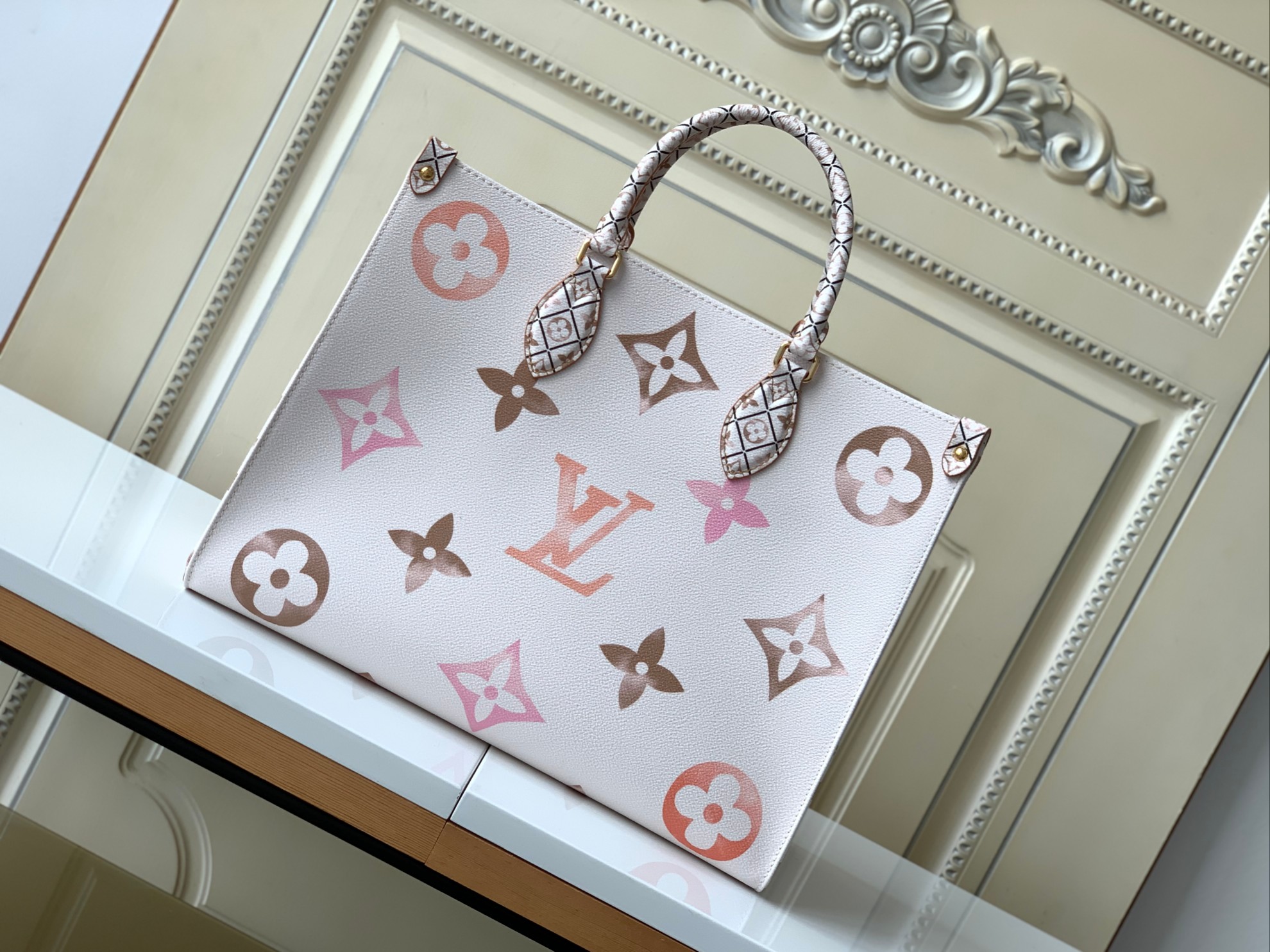 LV バイ・ザ・プール オンザゴー MM M22975 詳細画像 1
