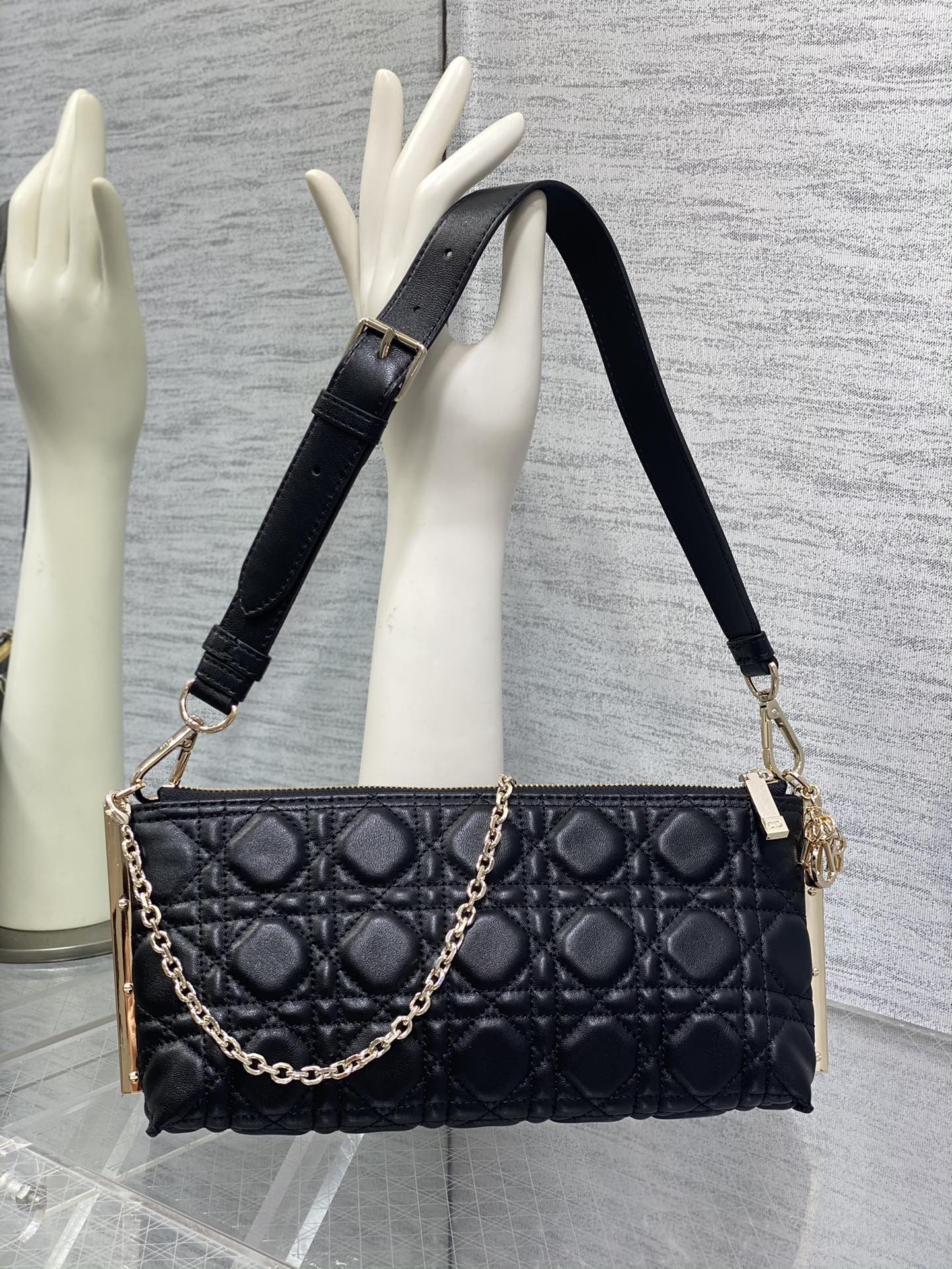 Gucci Blondie Zipper Wallet Black 725216 UXX0G 1000 詳細画像 1